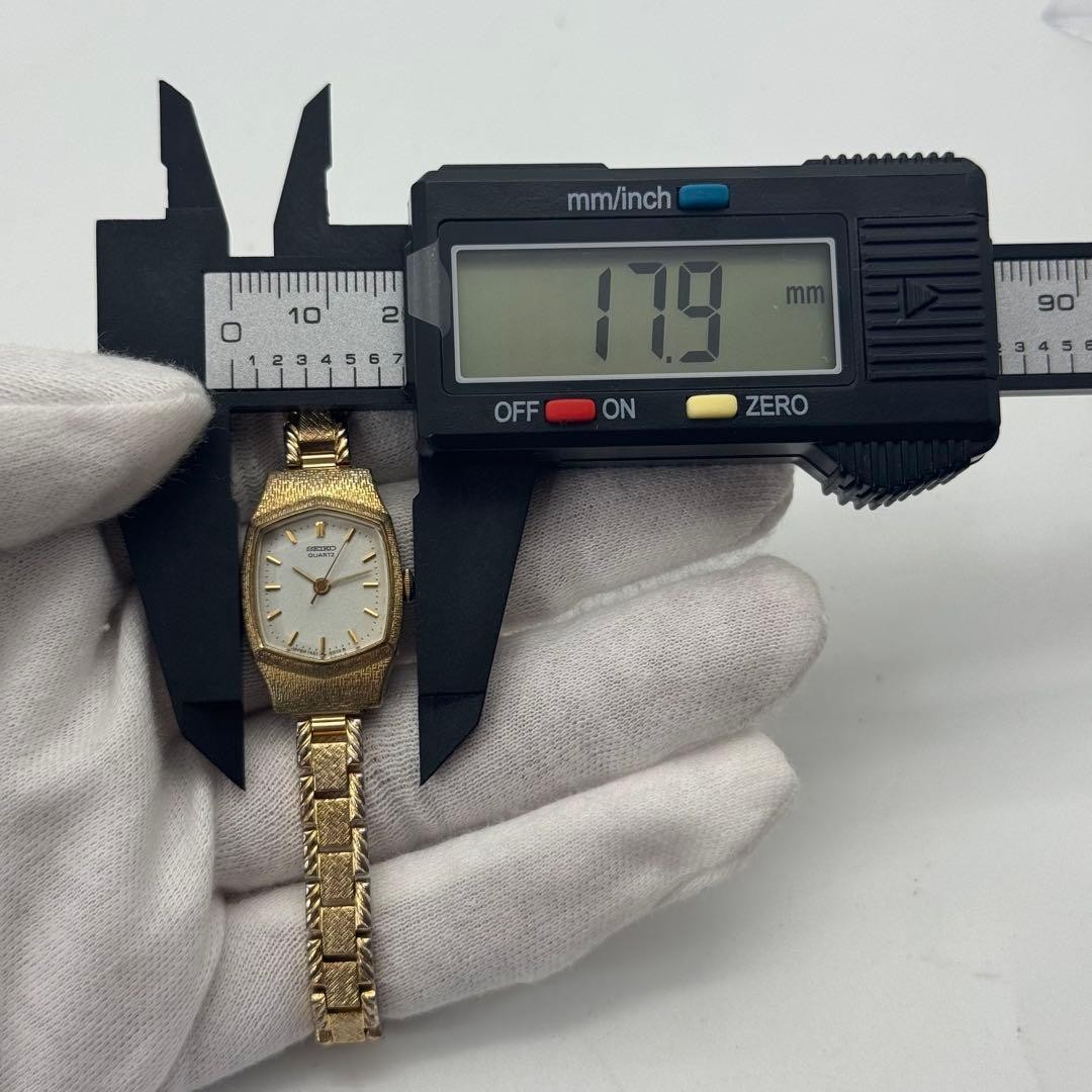 Excellent condition, fully functional SEIKO quartz watch with new battery and go