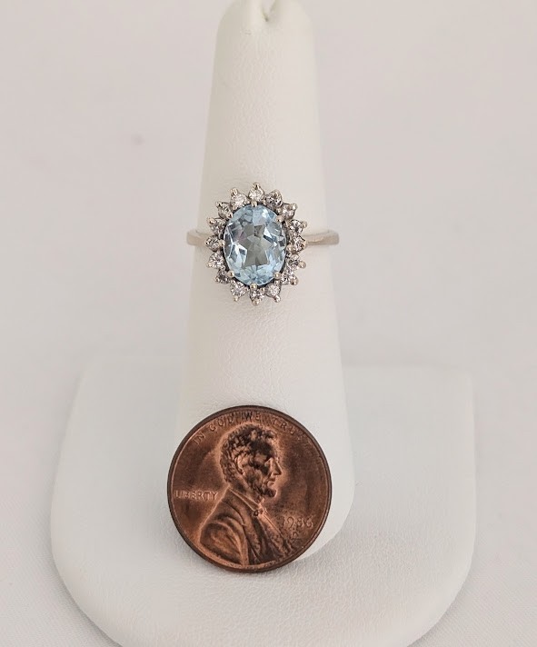Aquamarine & Diamond Ring 14K Gold 4.1 Grams Retail Price $2199 Make An Offer!