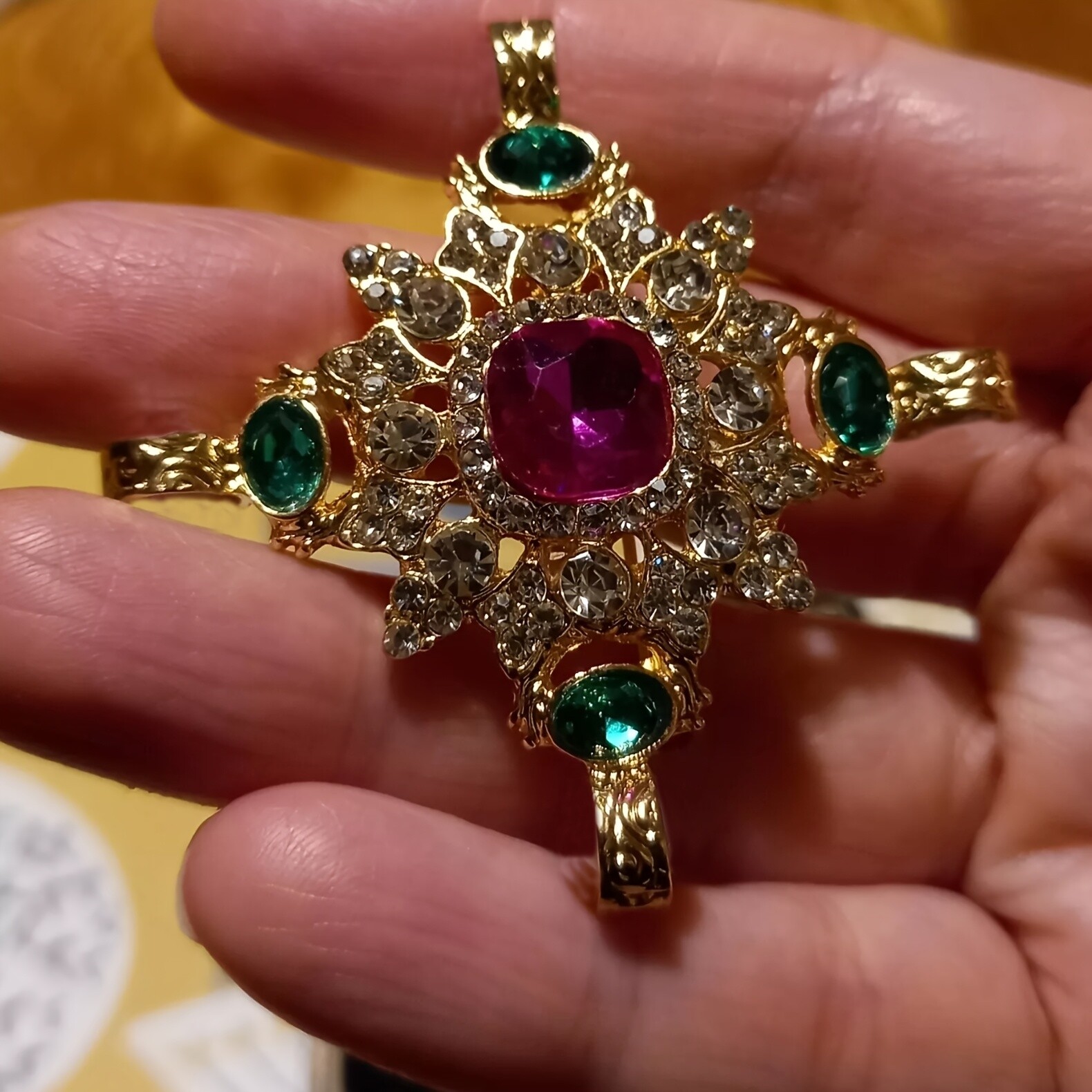 Women Men vintage Baroque Brooch – Antique Red Green Rhinestone Corsage