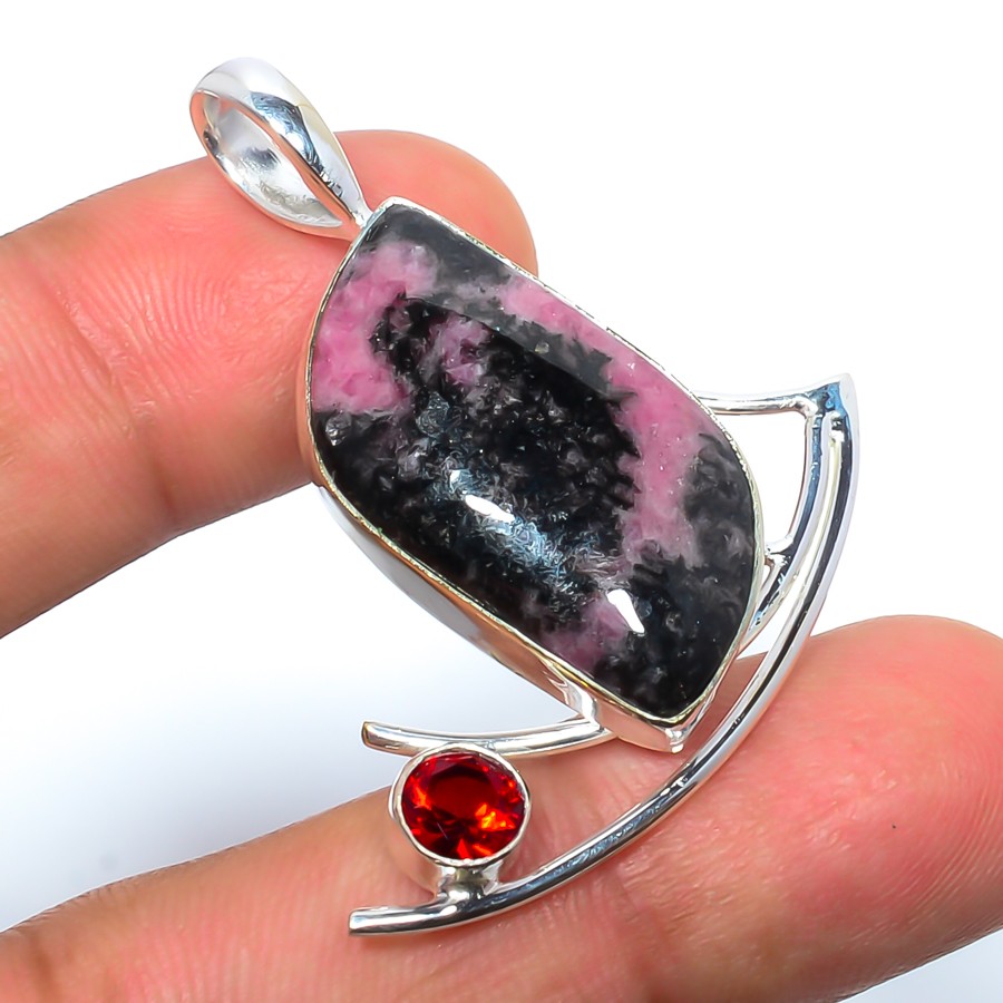 Black Manganese In Rhodonite & Garnet 925 Silver Plated Pendant 1.64″ T71