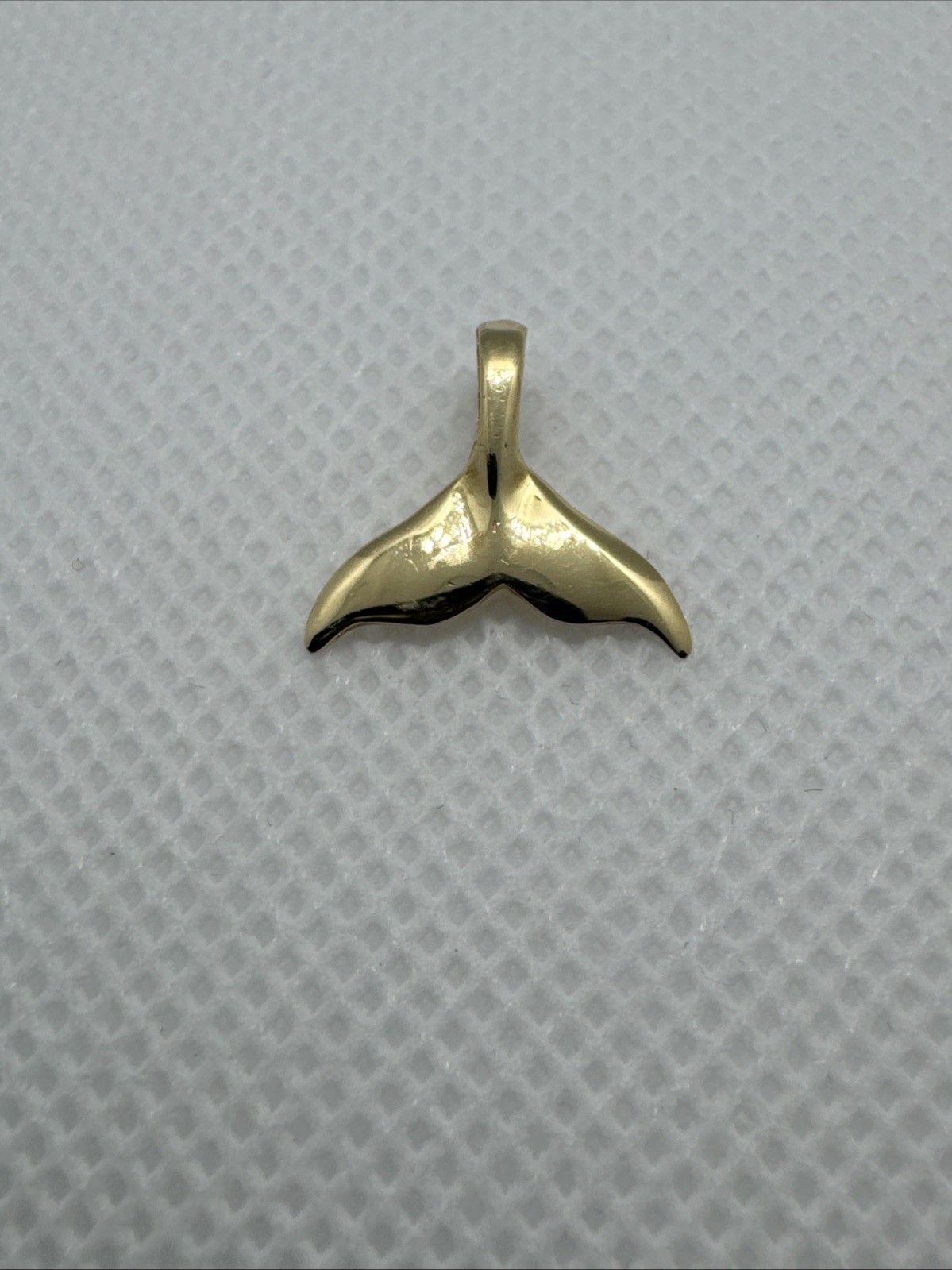 14K Yellow Gold Whale Tail Pendant Nautical Ocean Charm Alaska 0.78g