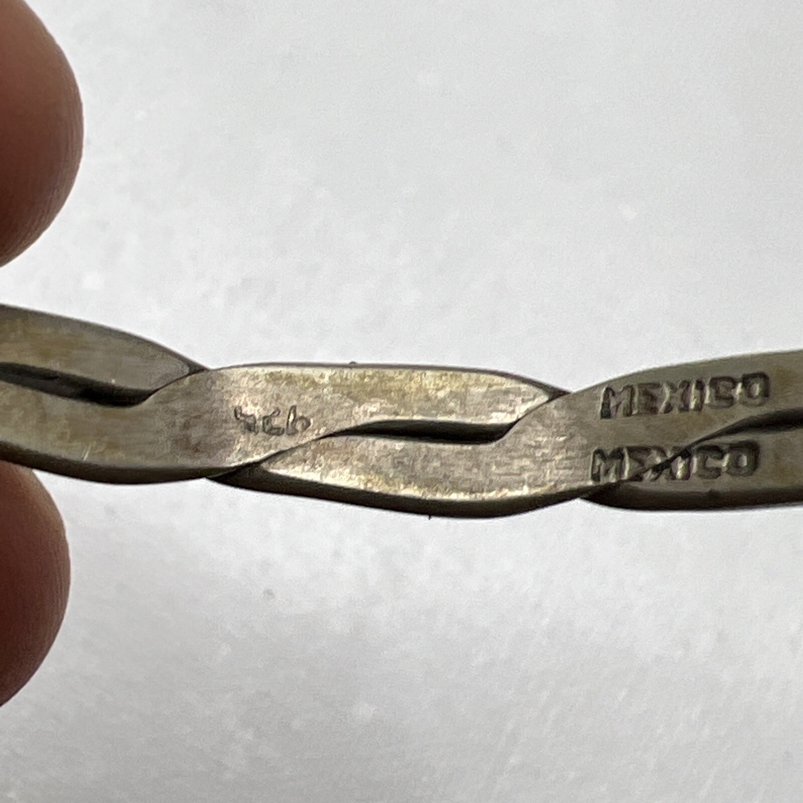 Beautiful vintage Mexico sterling silver 925 bangle bracelet 0.06 oz jewelry