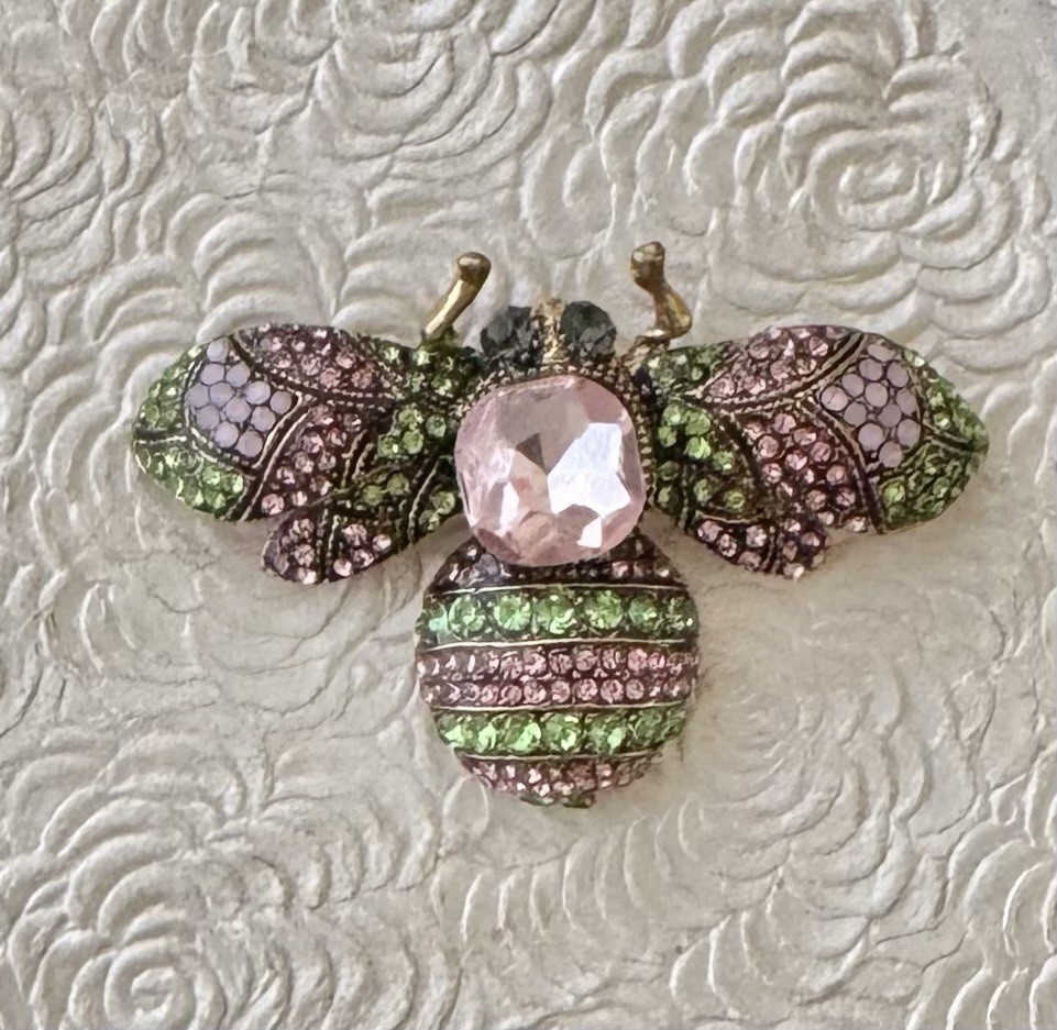 Bee Brooch gold tone metal w/ crystals