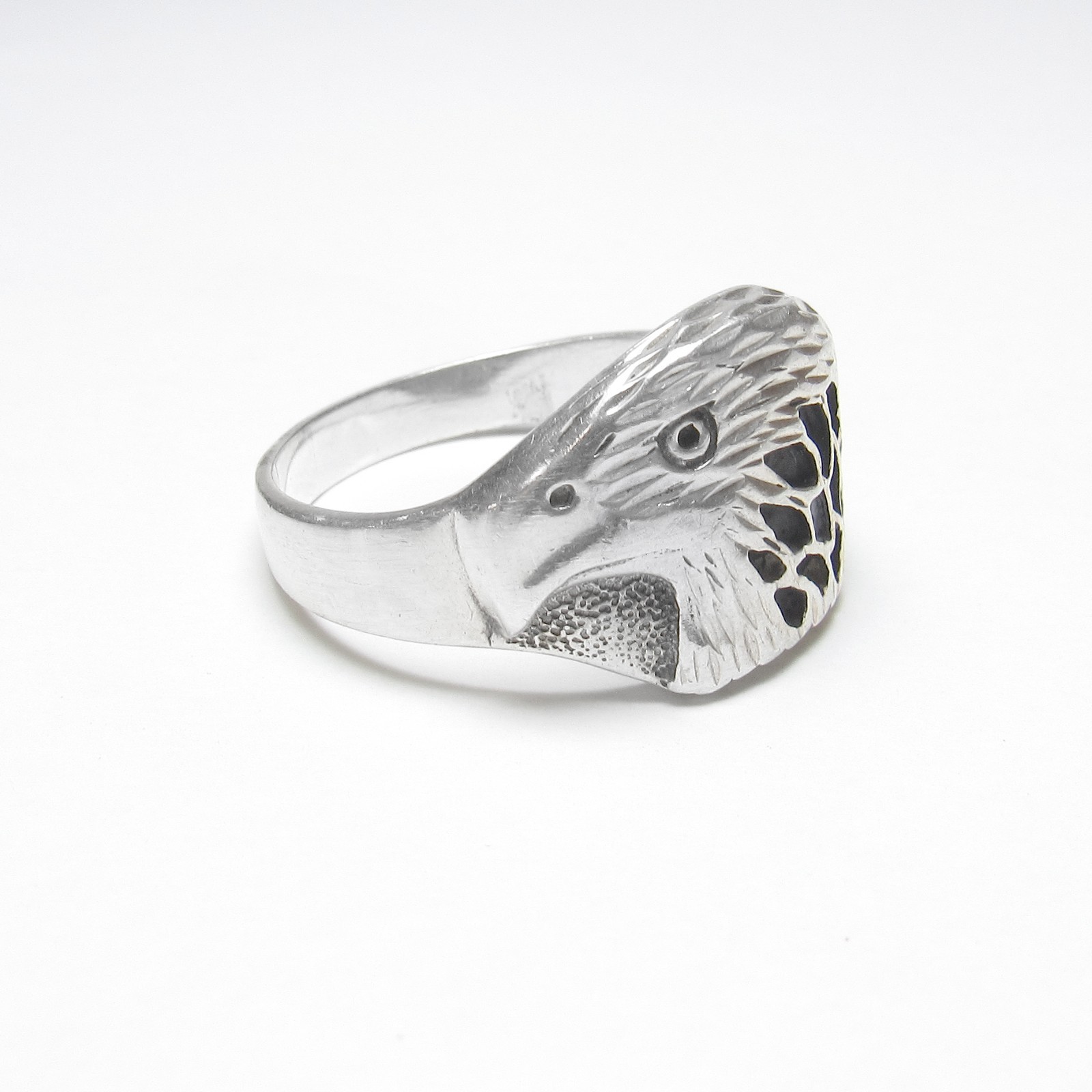 1980s WHEELER MANUFACTURING CO Sterling Silver Eagle Head Black Enamel Ring
