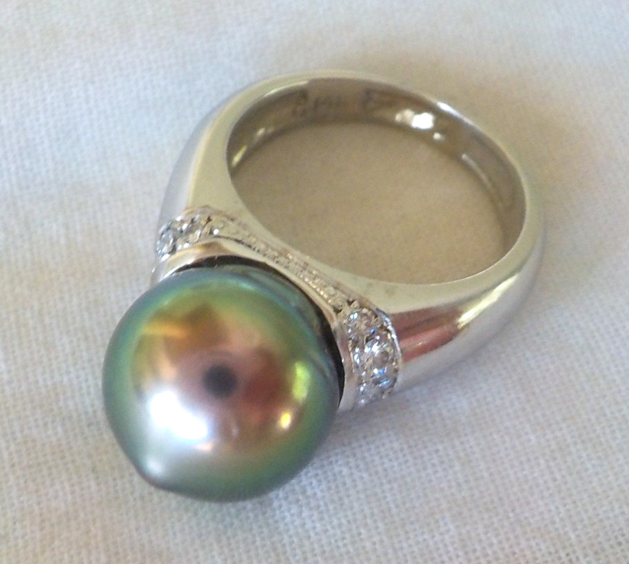 Elegant 14K White Gold Tahitian Pearl Diamond Ring – 8.8 grams, Sz 5.75, 0.10ct