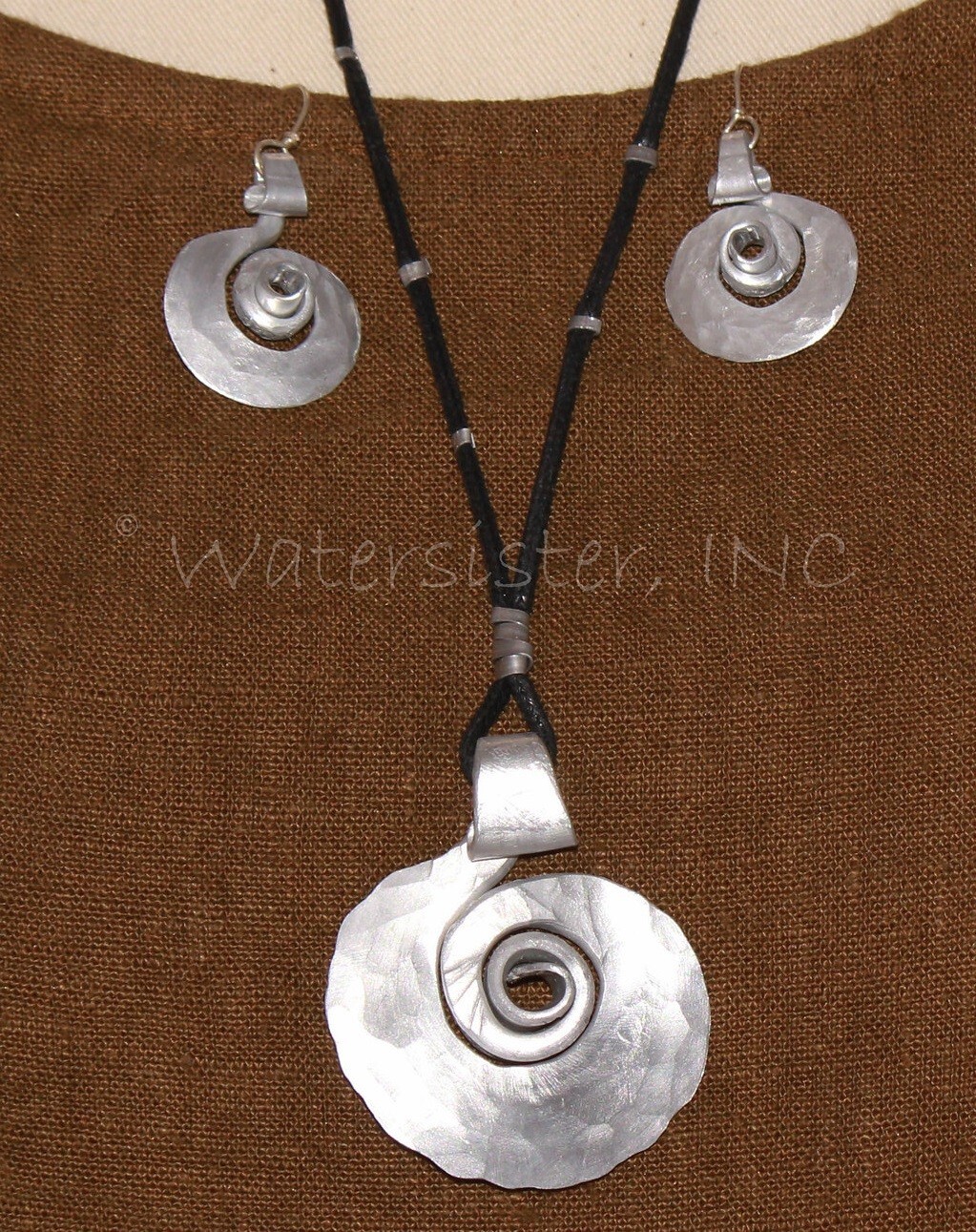 ANTIJOYAS Handmade ART-2-WEAR Hammered Aluminum TCHAI NECKLACE 3D Swirl SEC38