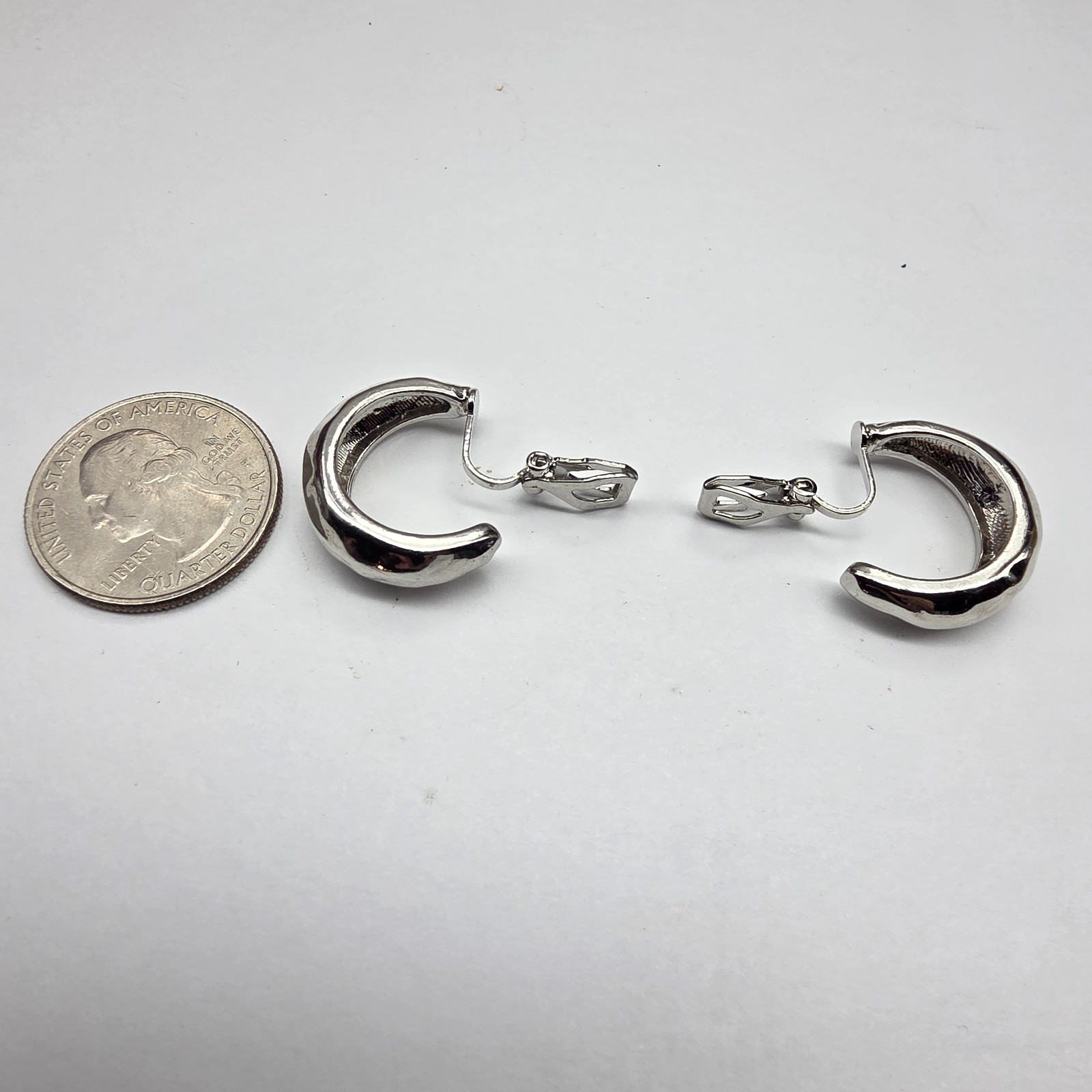 Hammer Textured Silver Tone Open Ended Tapered Hoop Clip On Earrings Vintage