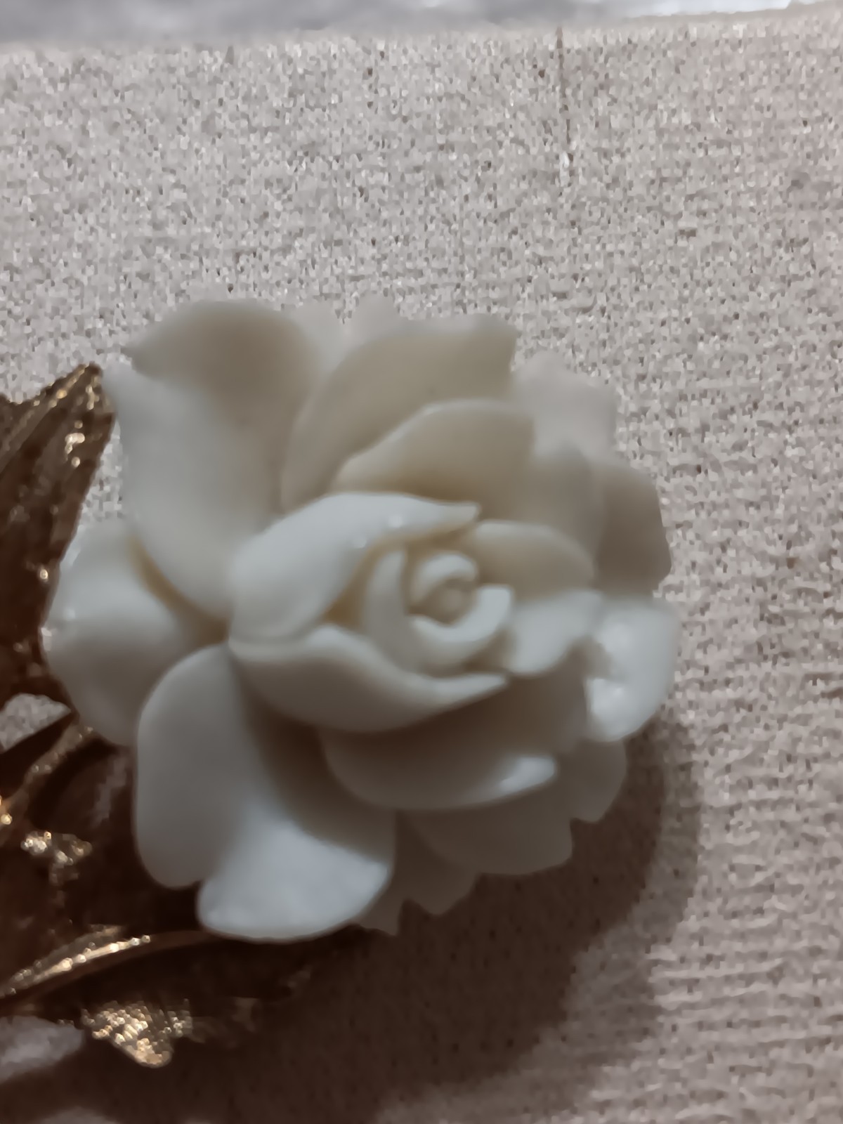 Vtg Signed AJC Carved Faux Ivory Rose Flower Brooch Pin Gold-tone 3D Retro