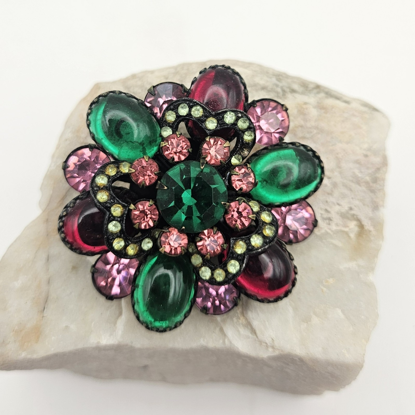 Red and Green Cabachon and Pink Rhinestone Brooch – Japanned Metal