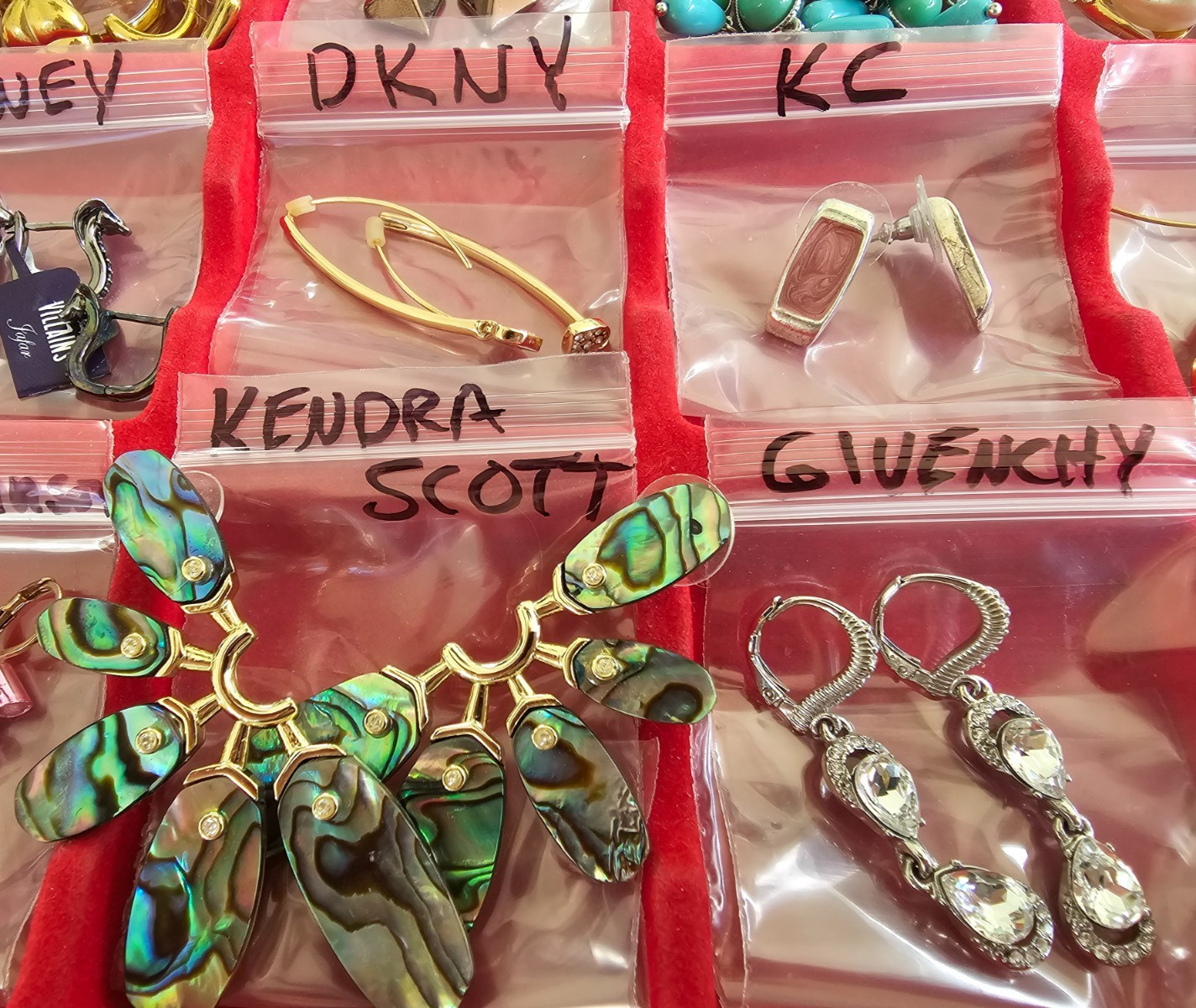 ALL SIGNED 32 Pair Earring lot Kendra Scott, Givenchy LCI AK, DKNY, Monet 1928+