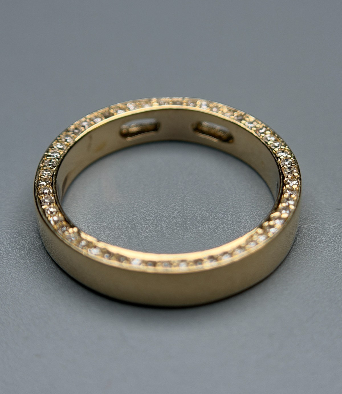 14K Yellow Gold Effy Circle Diamond Pendant