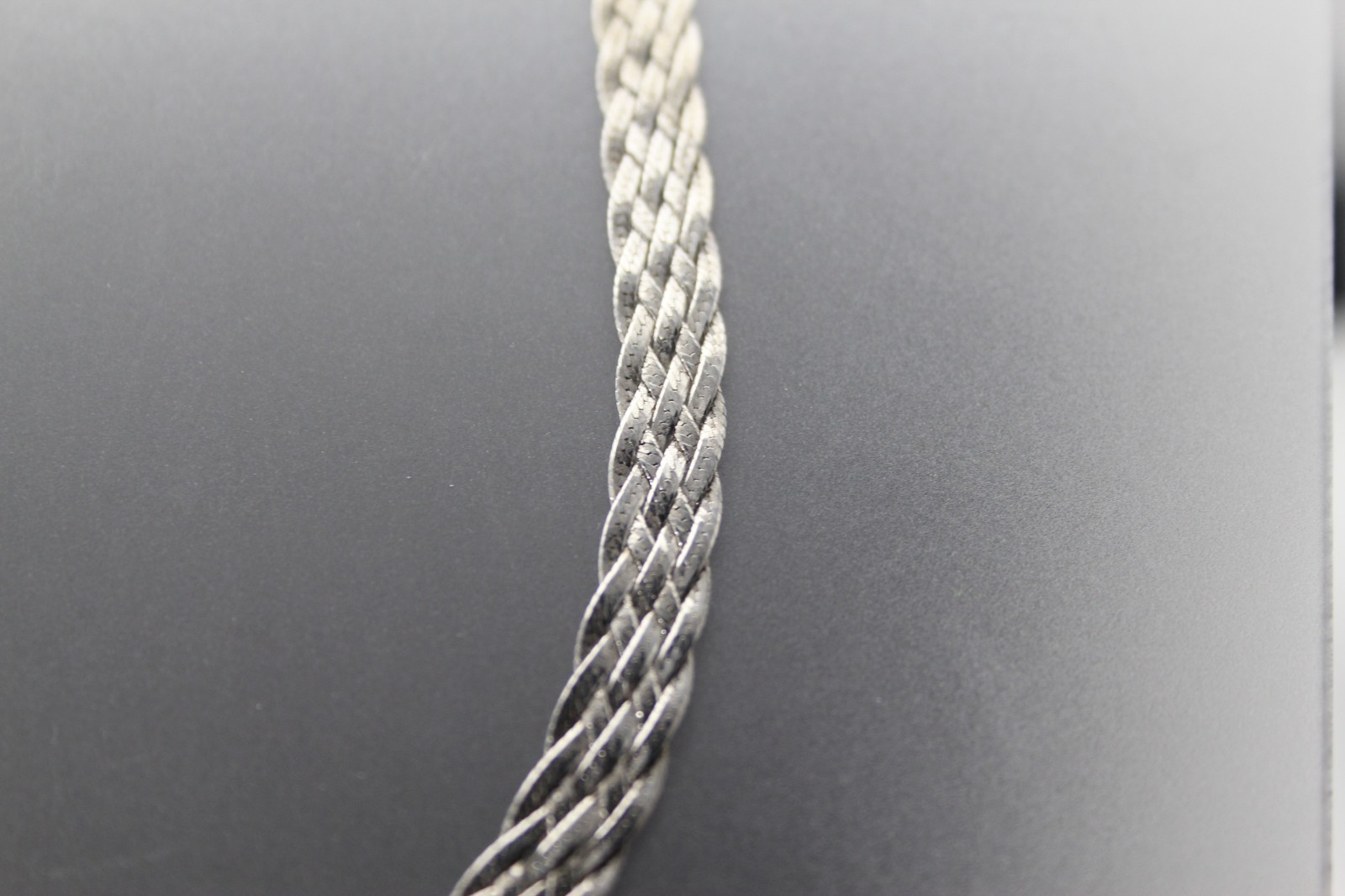 925 Sterling Silver 18″ Wide Flat Woven Chain Necklace 11.6 Grams (NEC6016)