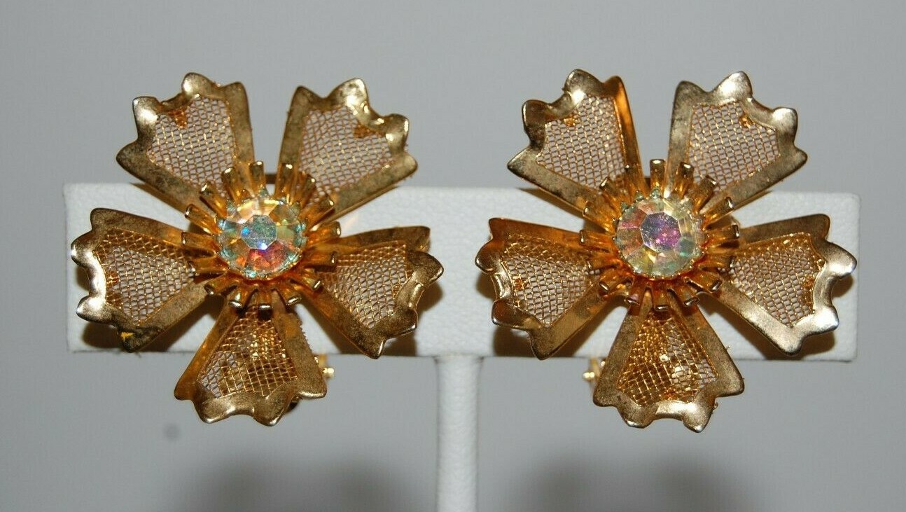 ELEGANT VTG COUTURE GOLDEN MESH FLOWER RAINBOW RHINESTONE STATEMENT CLIP EARRING