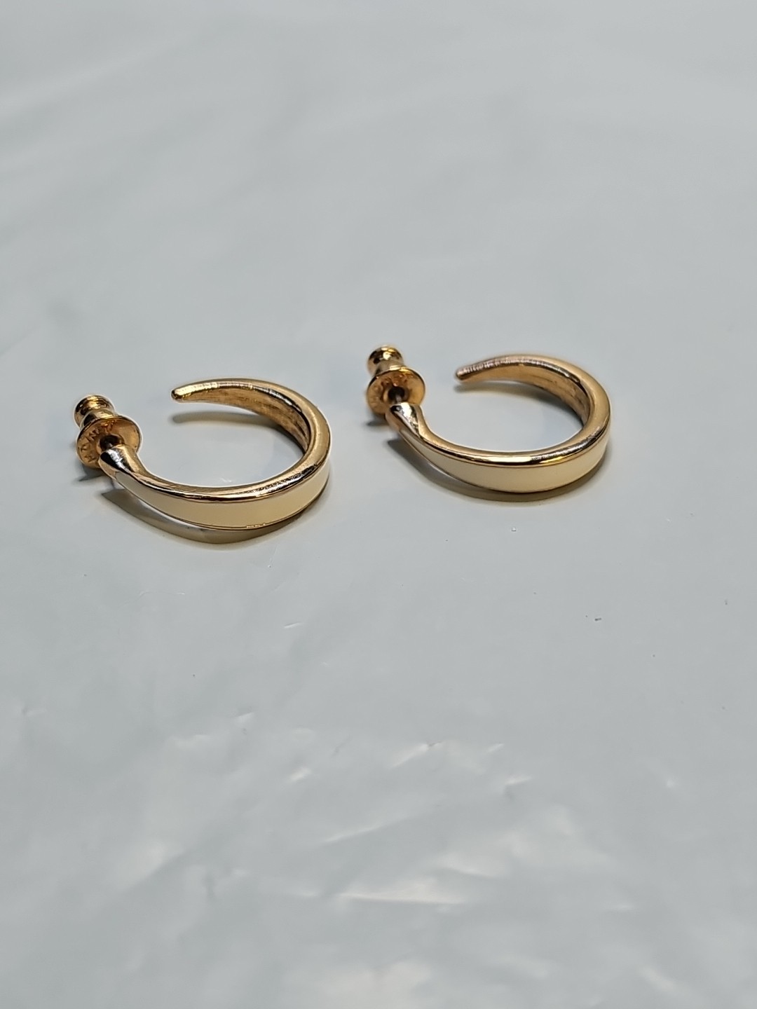 Vintage Monet Rich Gold Tone & Cream Enamel Slim Open Hoop Earrings