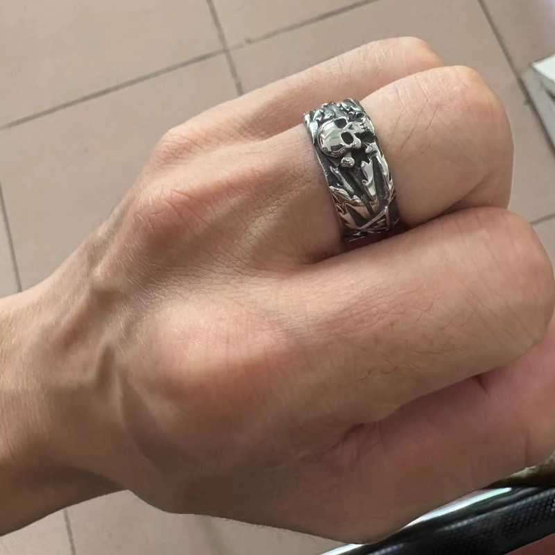 Personalized Fashionable Punk Skull Engraved Metal Silver Ring Fashionable