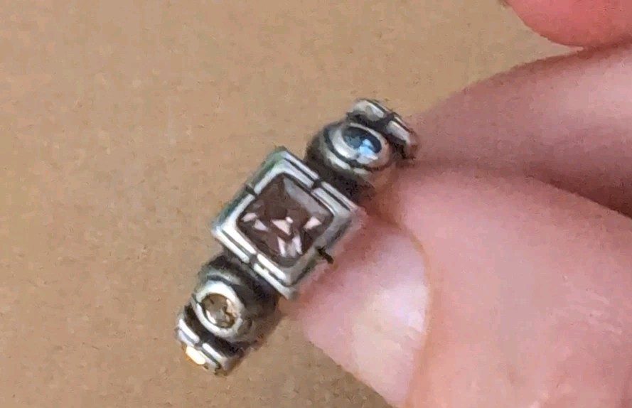 Patricia Locke Silver Tone Ring . Has A Replacement Crystal. See Photos /Descrip