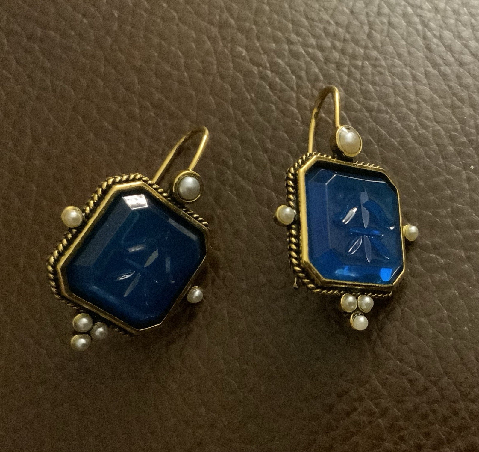 Intaglio Earrings Museum Court VTG Pearl Gold Cameo Flower Geometric Boho Palace