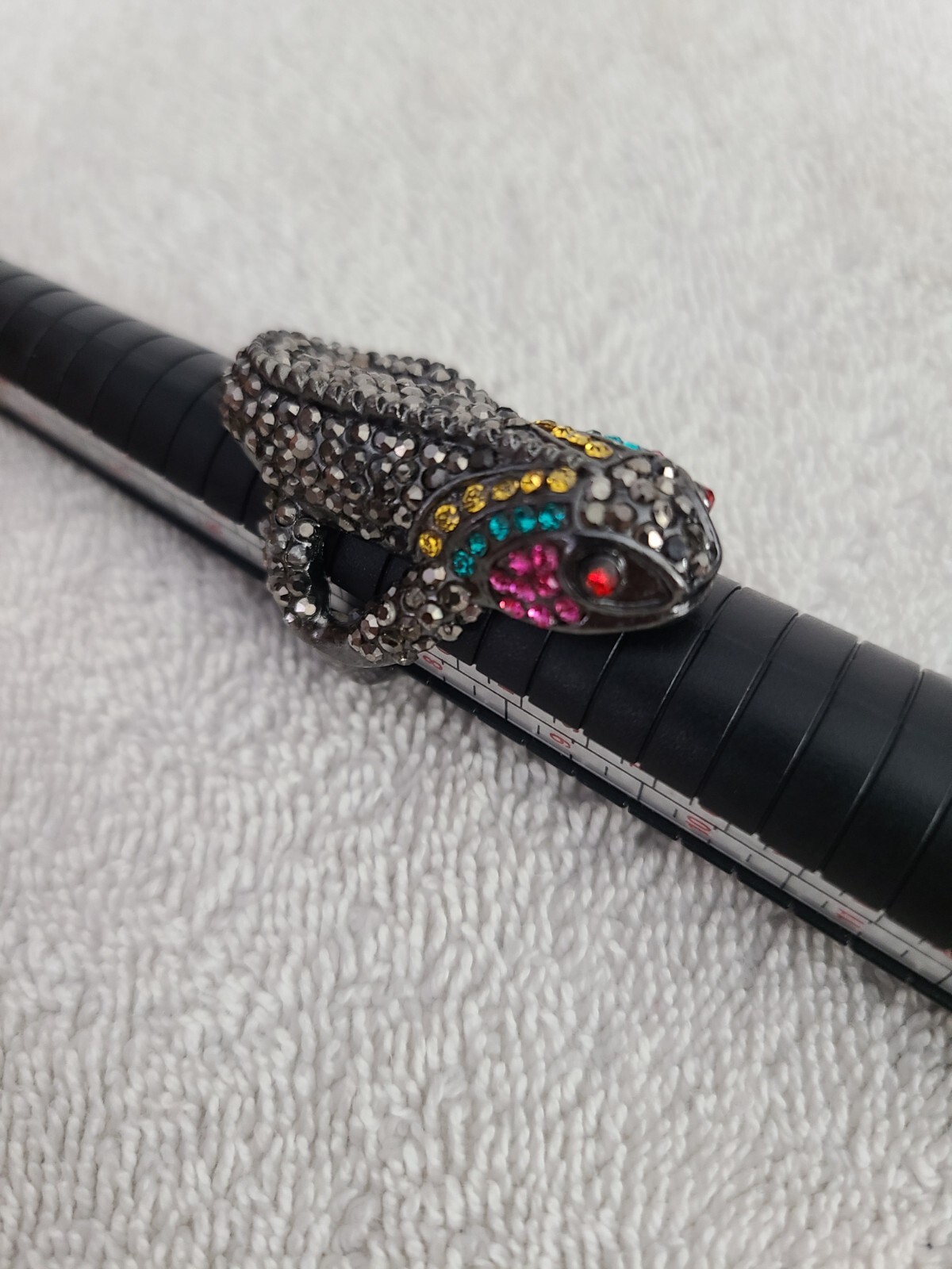SPRING STREET COLORFUL RHINESTONE LIZARD GECKO REPTILE STRETCH RING