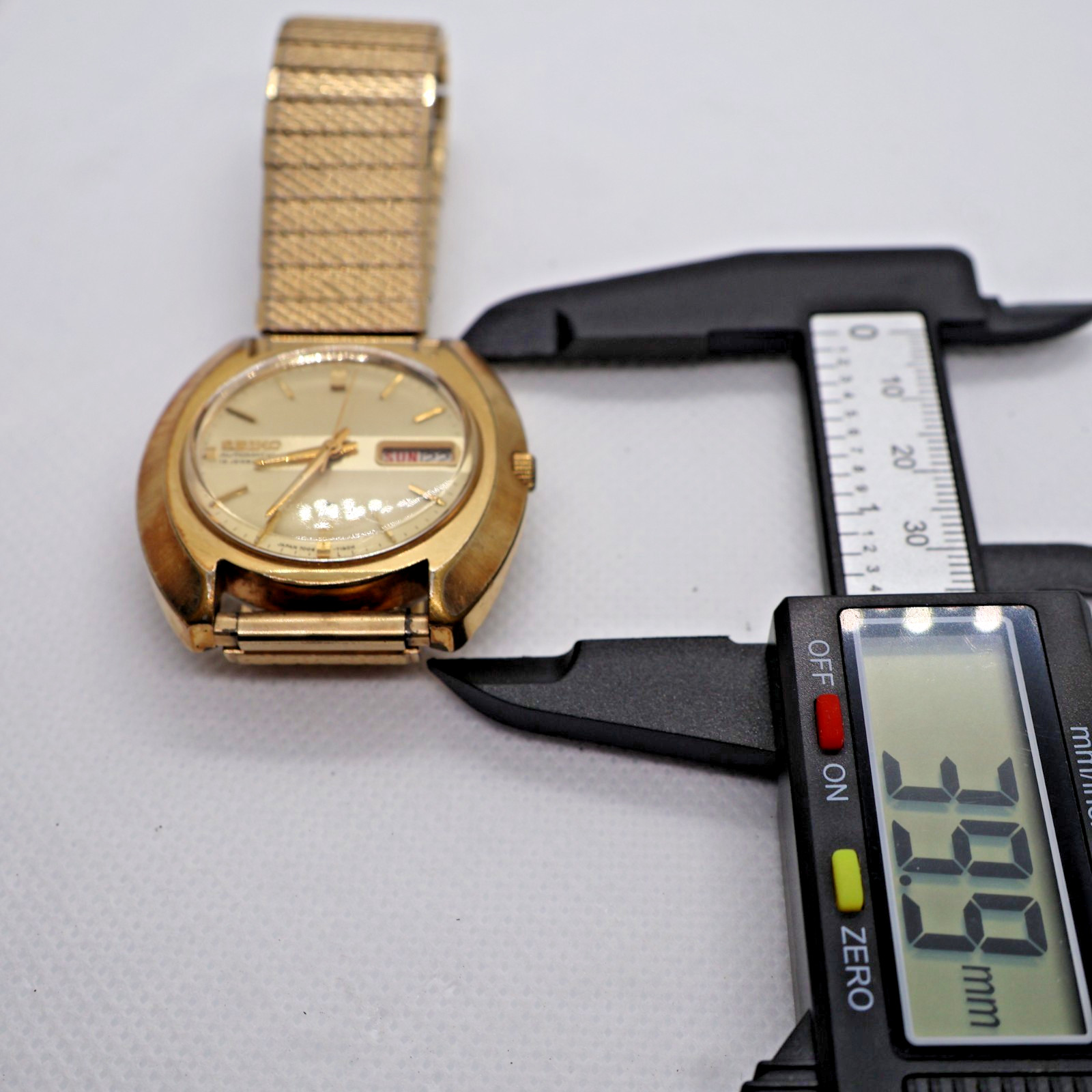 Vintage Seiko 7006-7080 “Batman” Automatic Day Date 19J Men’s Watch Runs Good