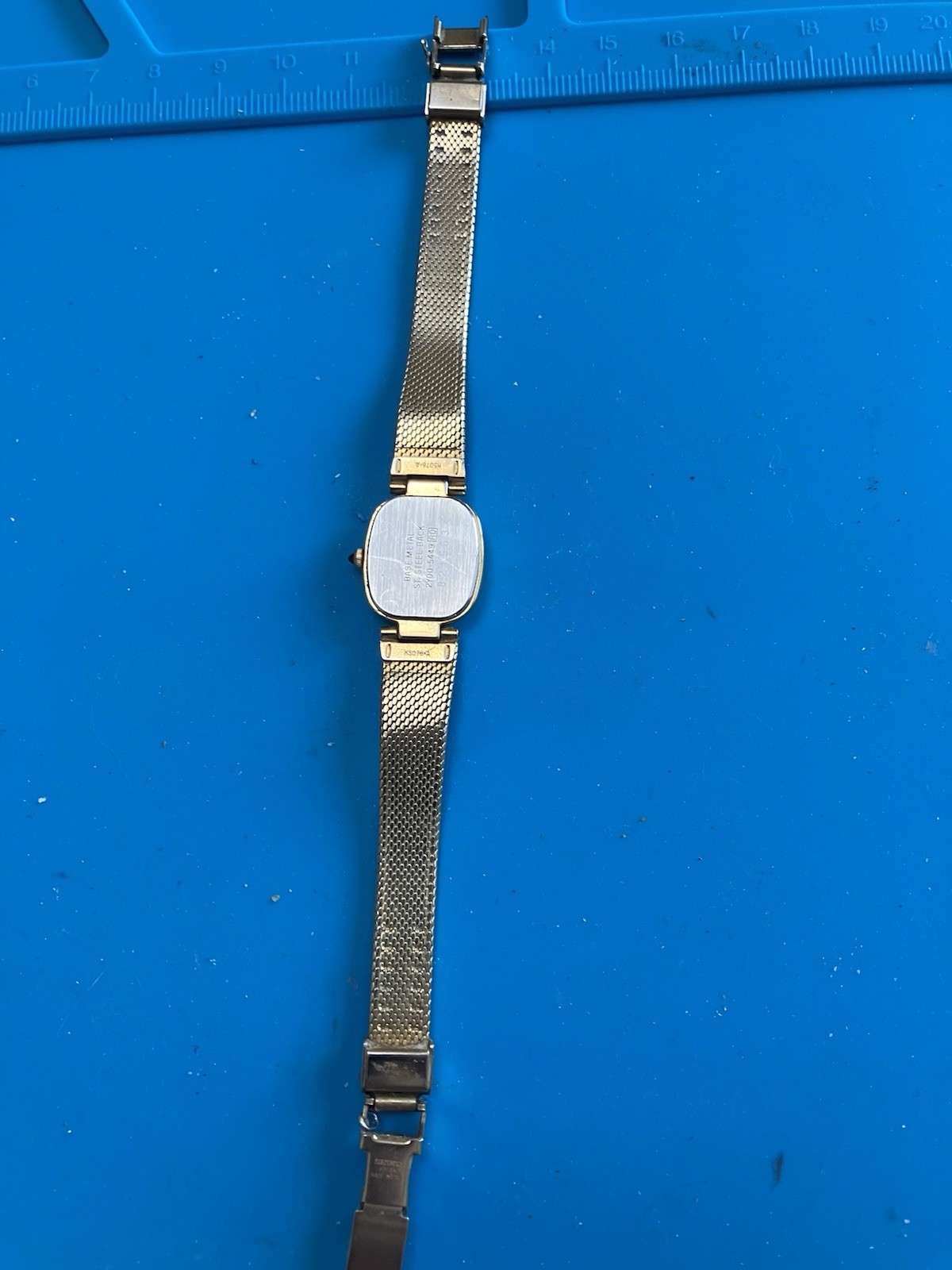 Seiko Vintage Women’s Quartz Watch 2yoo-5449