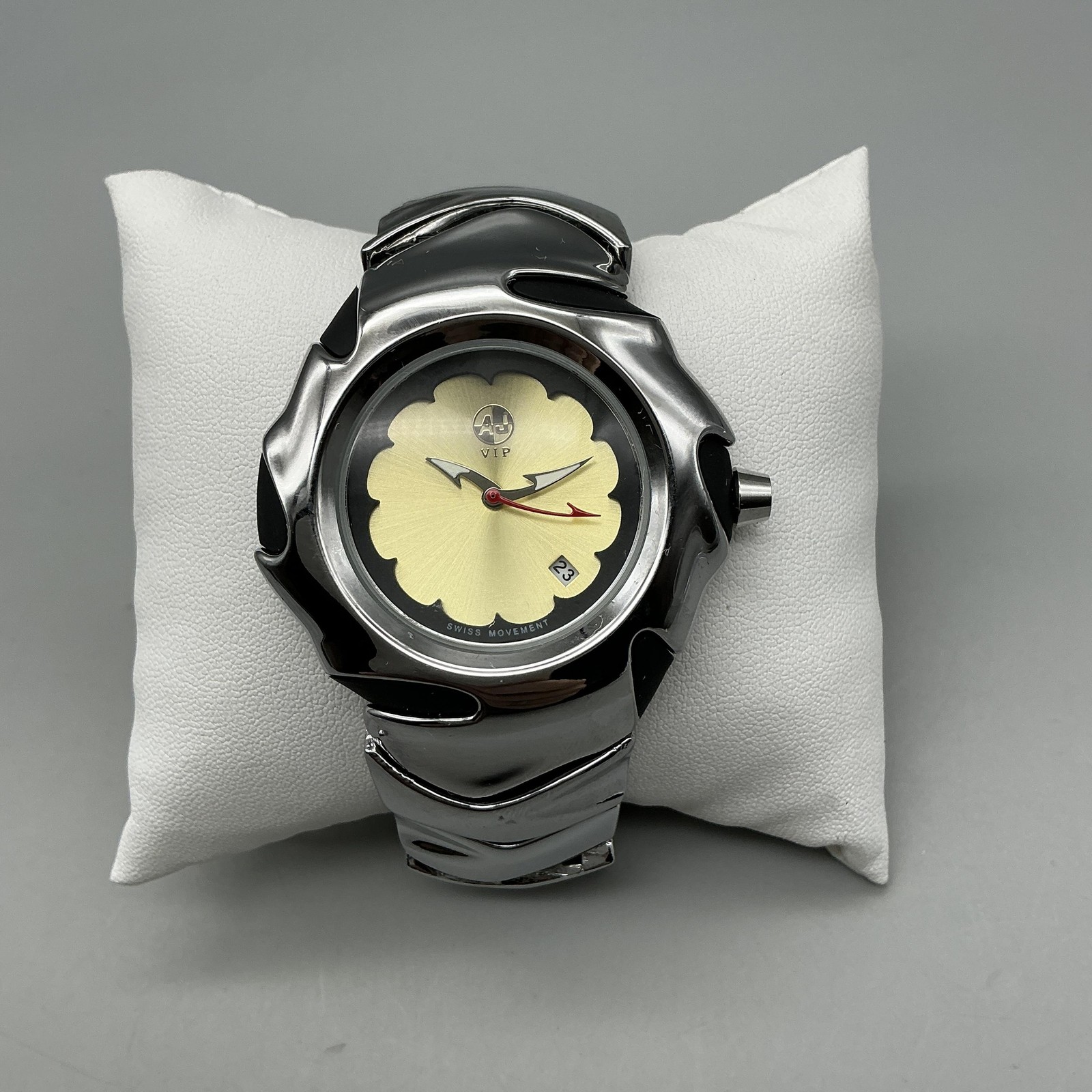 AJ VIP Mens Watch 45mm Alien Blade Date Swiss Stainless Steel New Battery 7.75″