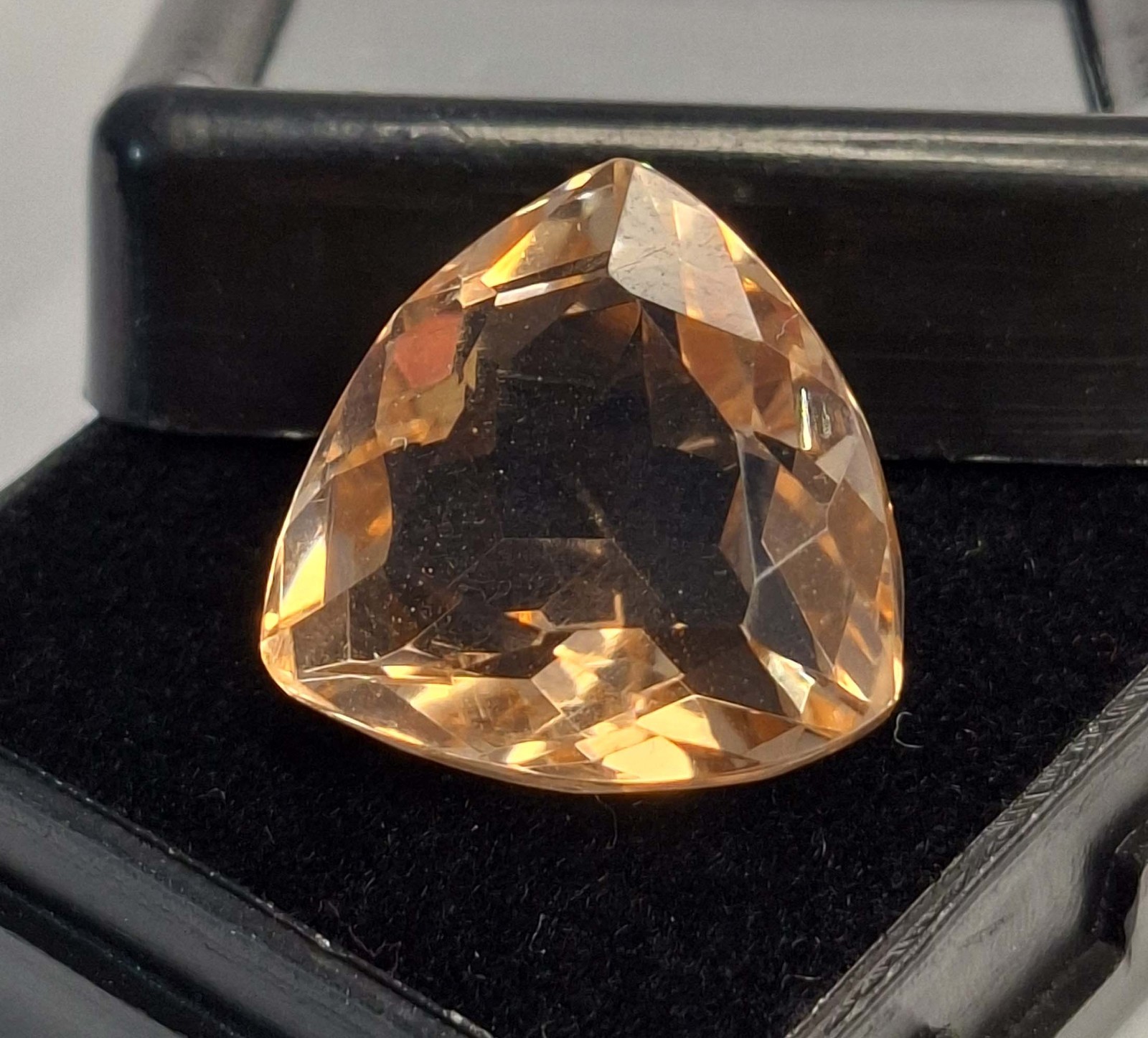 Morganite Light Brown Colour Natural Trillion Cut 11-13 Ct Loose Gemstone RK871