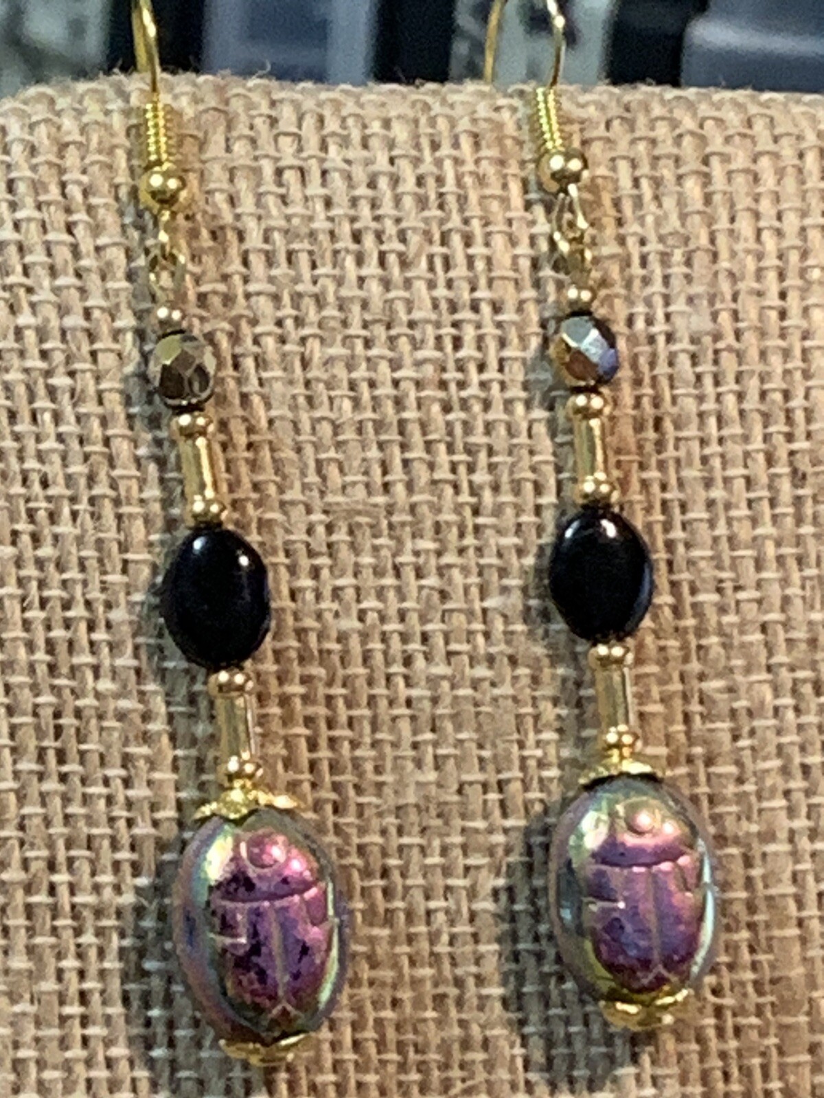 NEW ITEM*VTG.CZECH JET/ROSE GOLD AURORA IRIDESCENT CRYSTAL EGYPT SCARAB EARRINGS