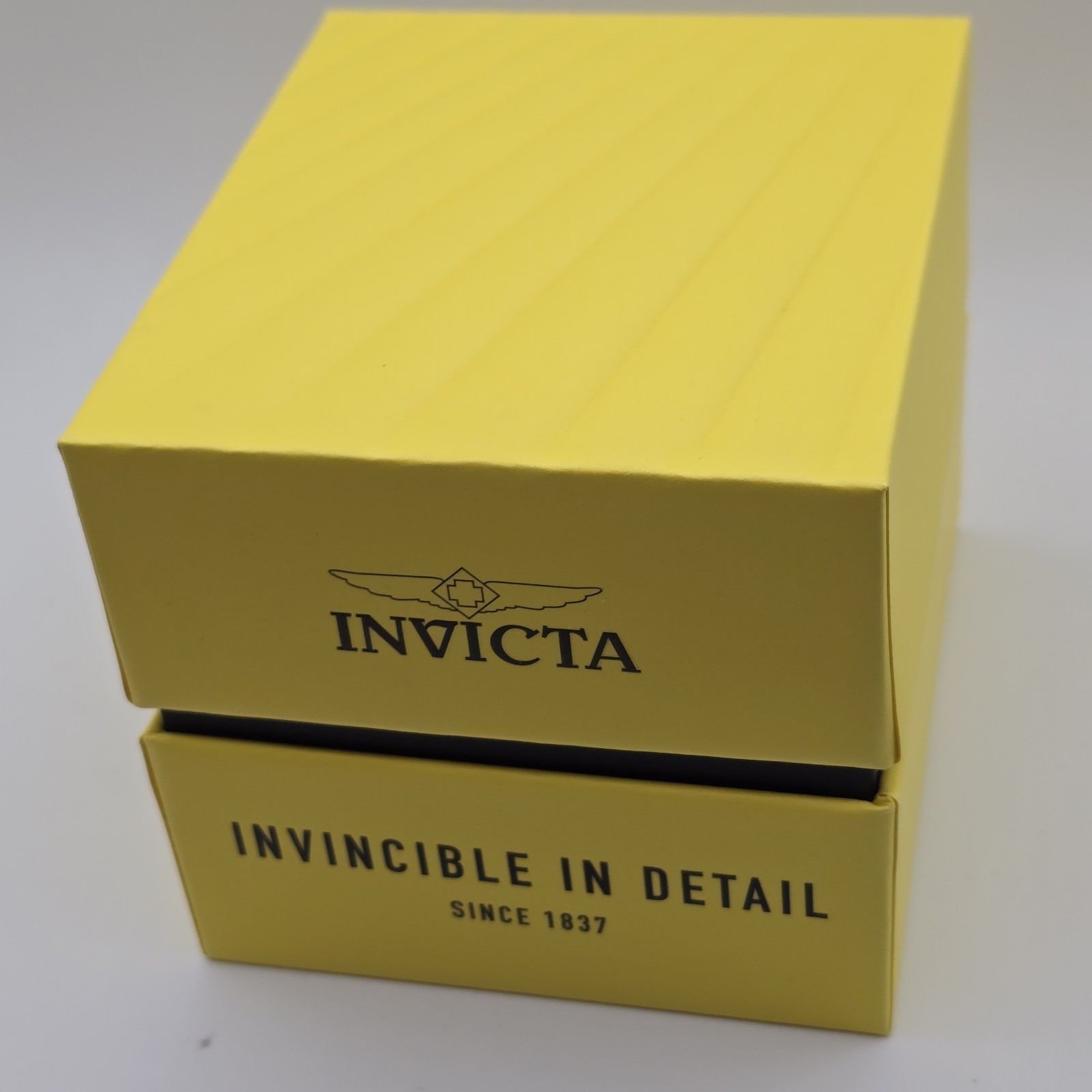 Invicta Men’s Automatic Pro Diver Watch 40mm 47722 Black Gold