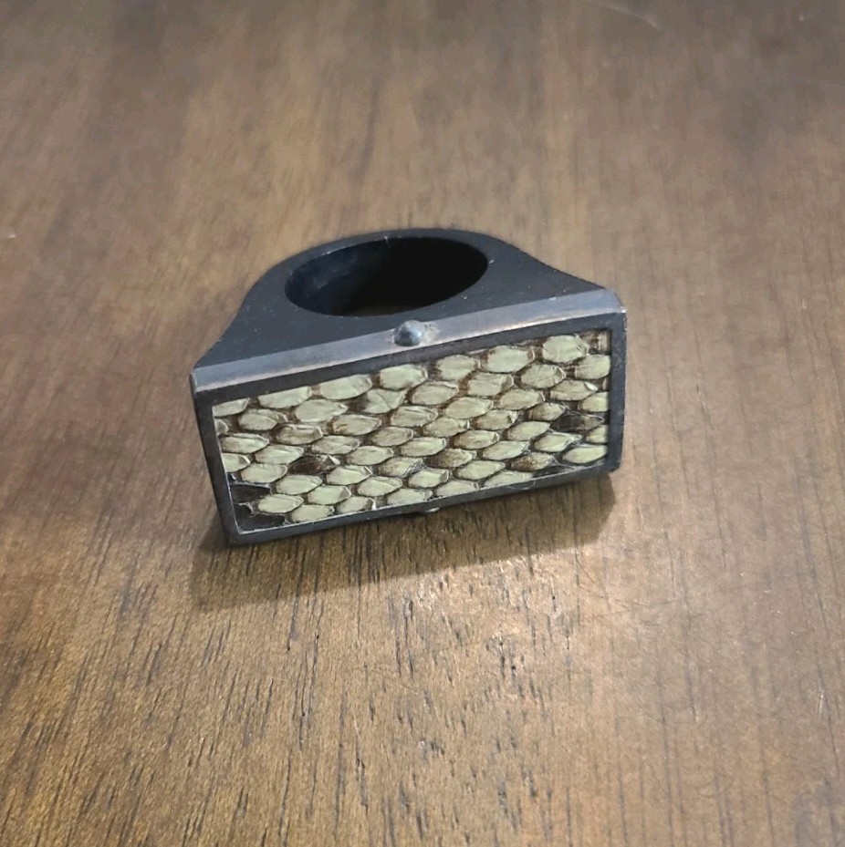 NWOT WOOD SNAKE SKIN STERLING SILVER RECTANGULAR BORDER 925 RING SIZE 7.25