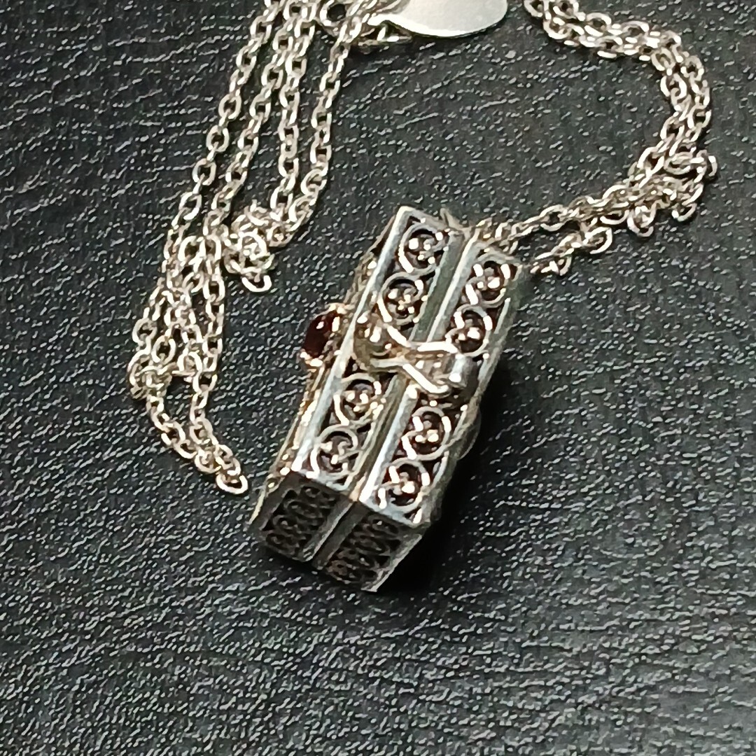 STERLING SILVER 925 BBJ Bangkok Chain Necklace Preyer Locket Box Garnate. 11-709