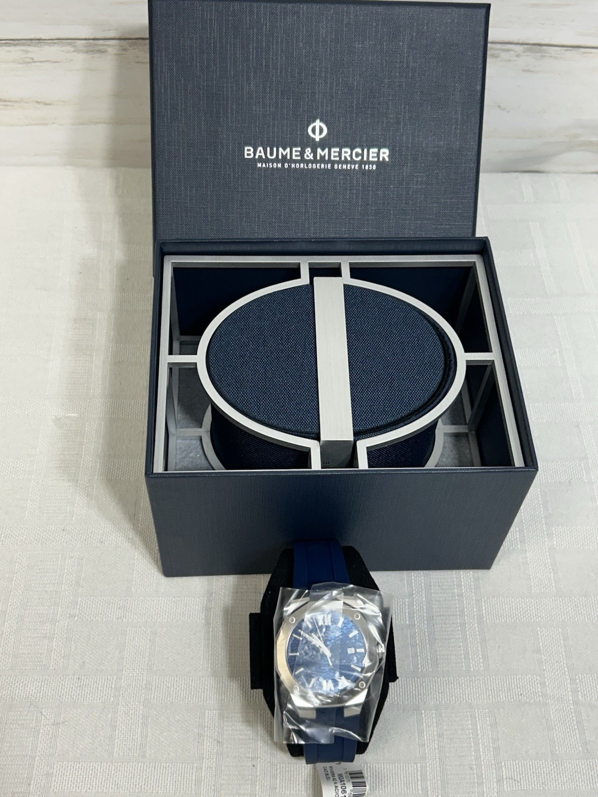 NEW Baume & Mercier M0A10619 42mm SS Riviera Blue Dial Automatic Date Mens Watch
