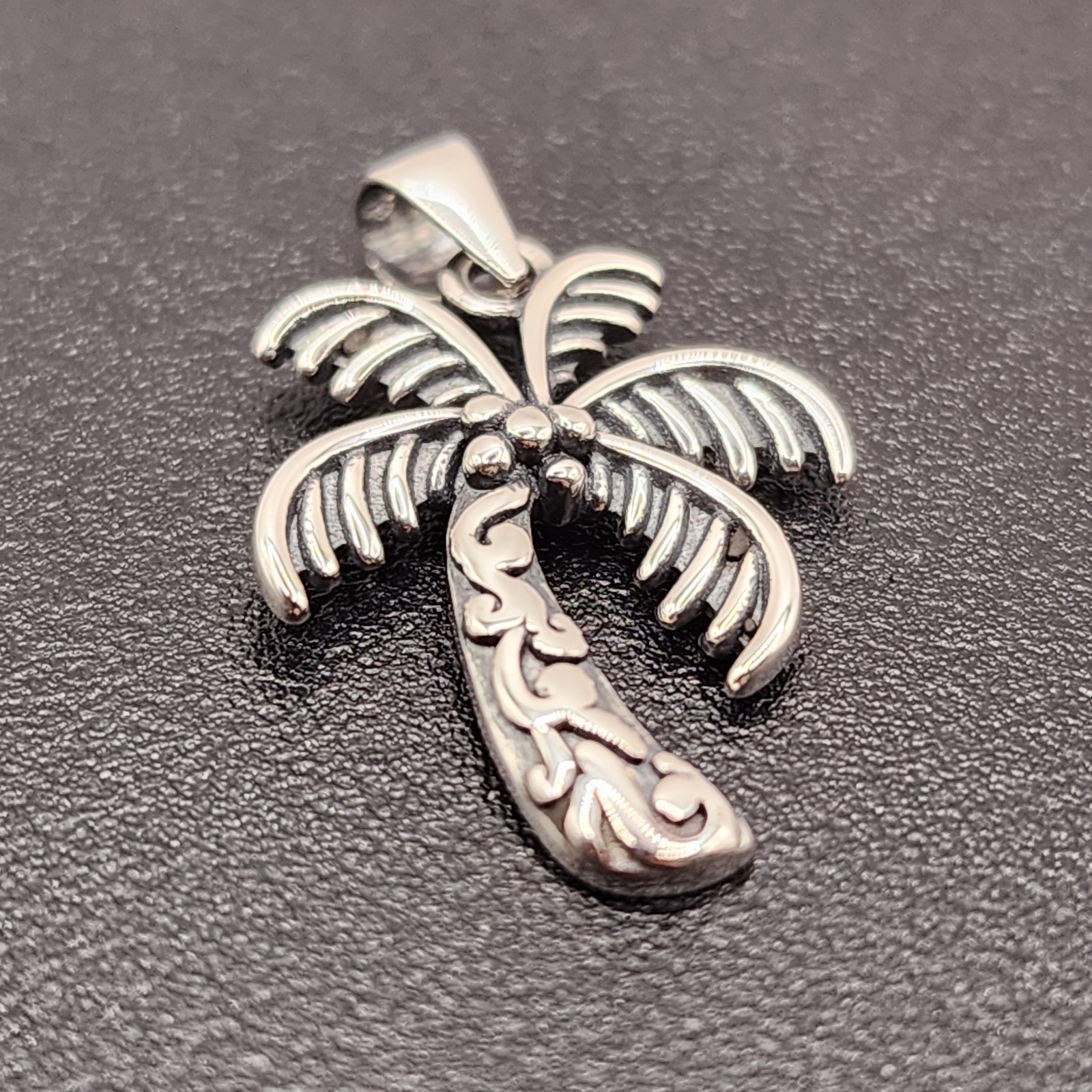925 NEW Sterling Silver Pendant- Palm Tree 22mm Length 17mm Width Free Shipping