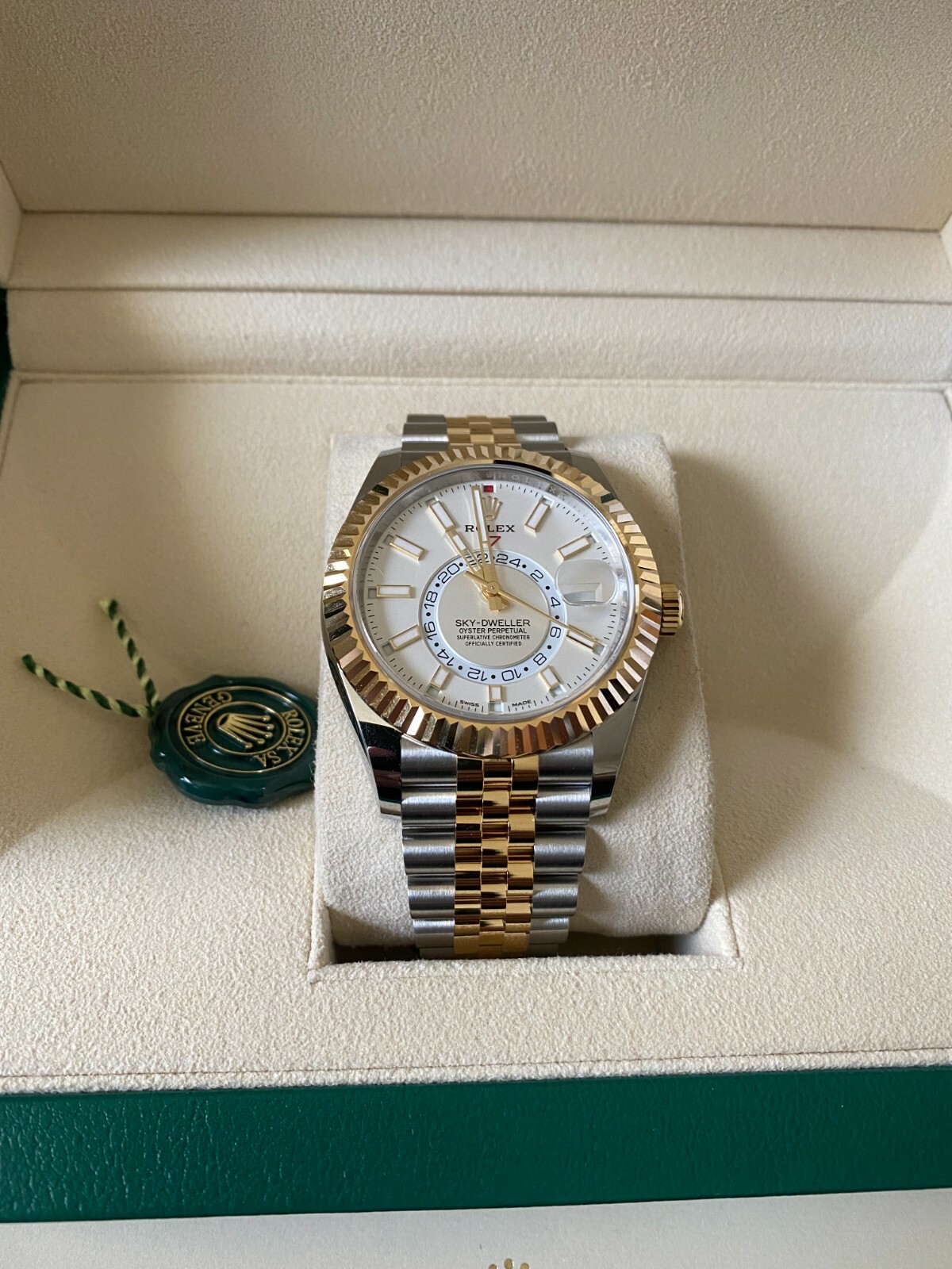 ROLEX WHITE DIAL NEW 2023 SKY DWELLER 336933 18K Gold/Steel Jubilee 42MM