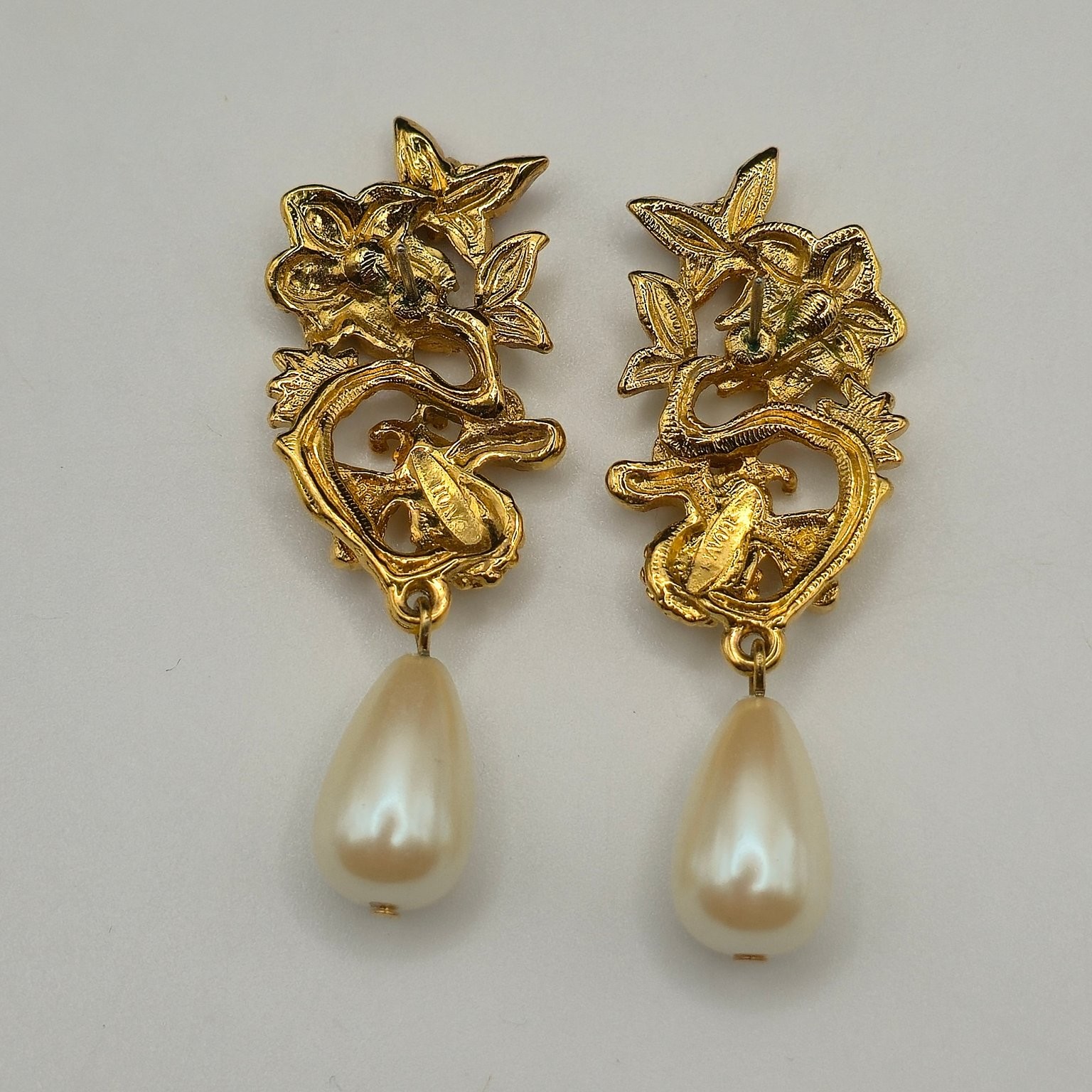 Avon Butterfly Floral Drop Earrings 2 1/8 in Gold Tone Faux Pearl Blue Stone