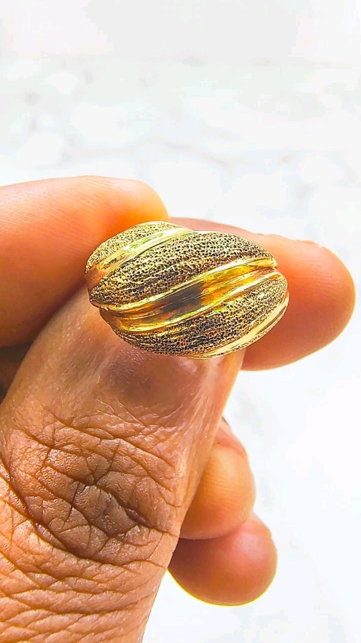 Antique 14K Yellow Gold Textured Dome Ring • Size 4.75 • 11.65mm • 4.97g