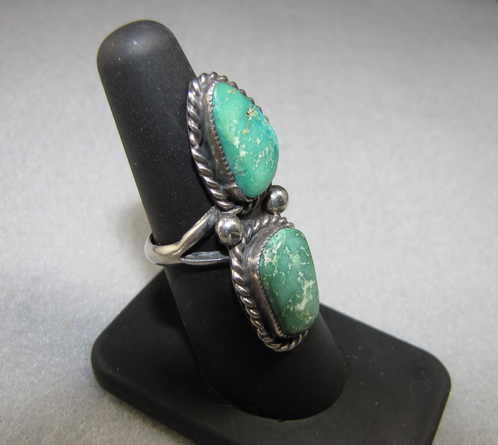 Vintage Navajo Sterling Silver & Turquoise Ring size 7-3/8, 8.8 grams