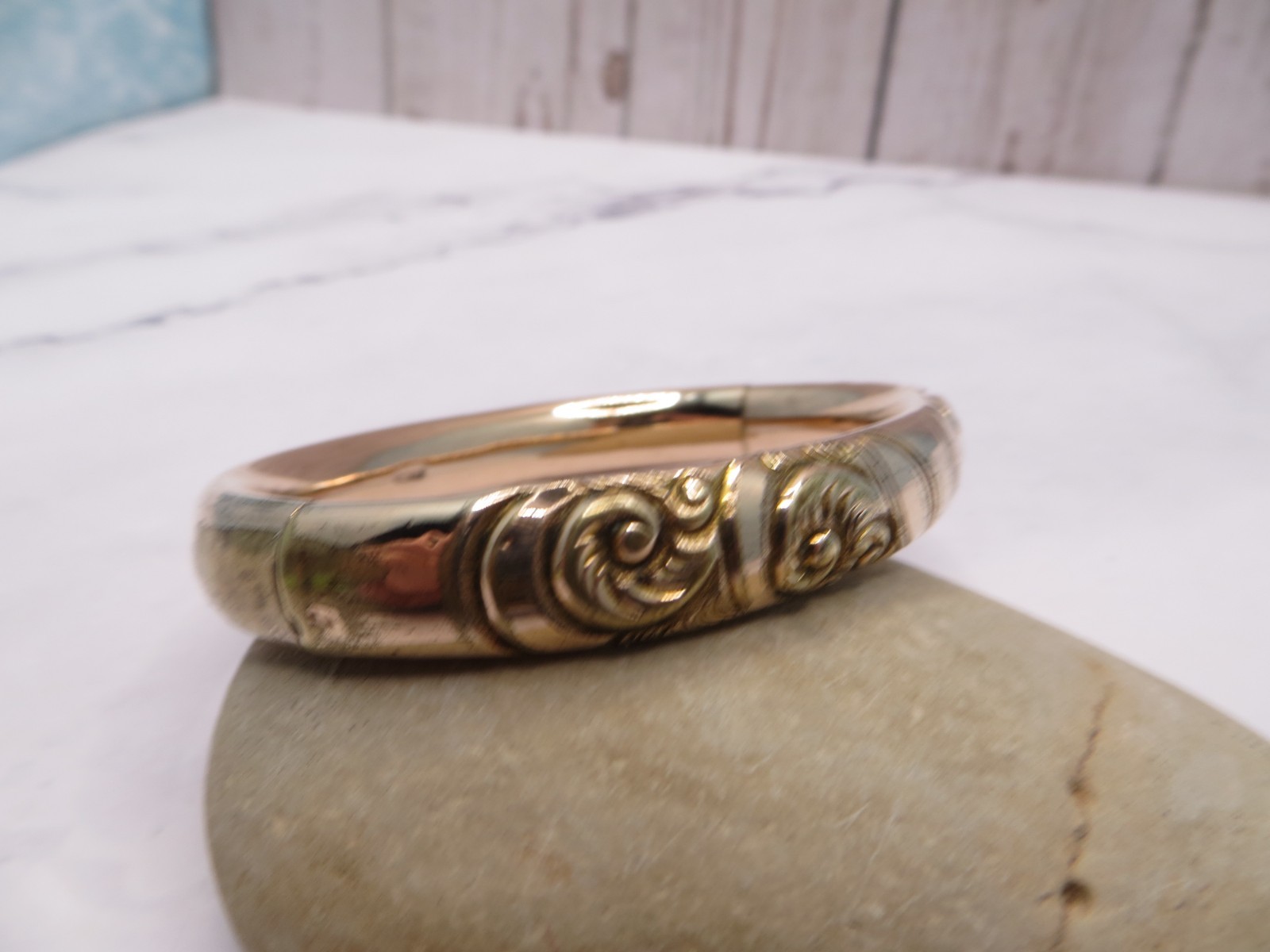 Antique Art Nouveau Yellow Gold Filled Hinged Bangle Bracelet Swirl Leaf #116