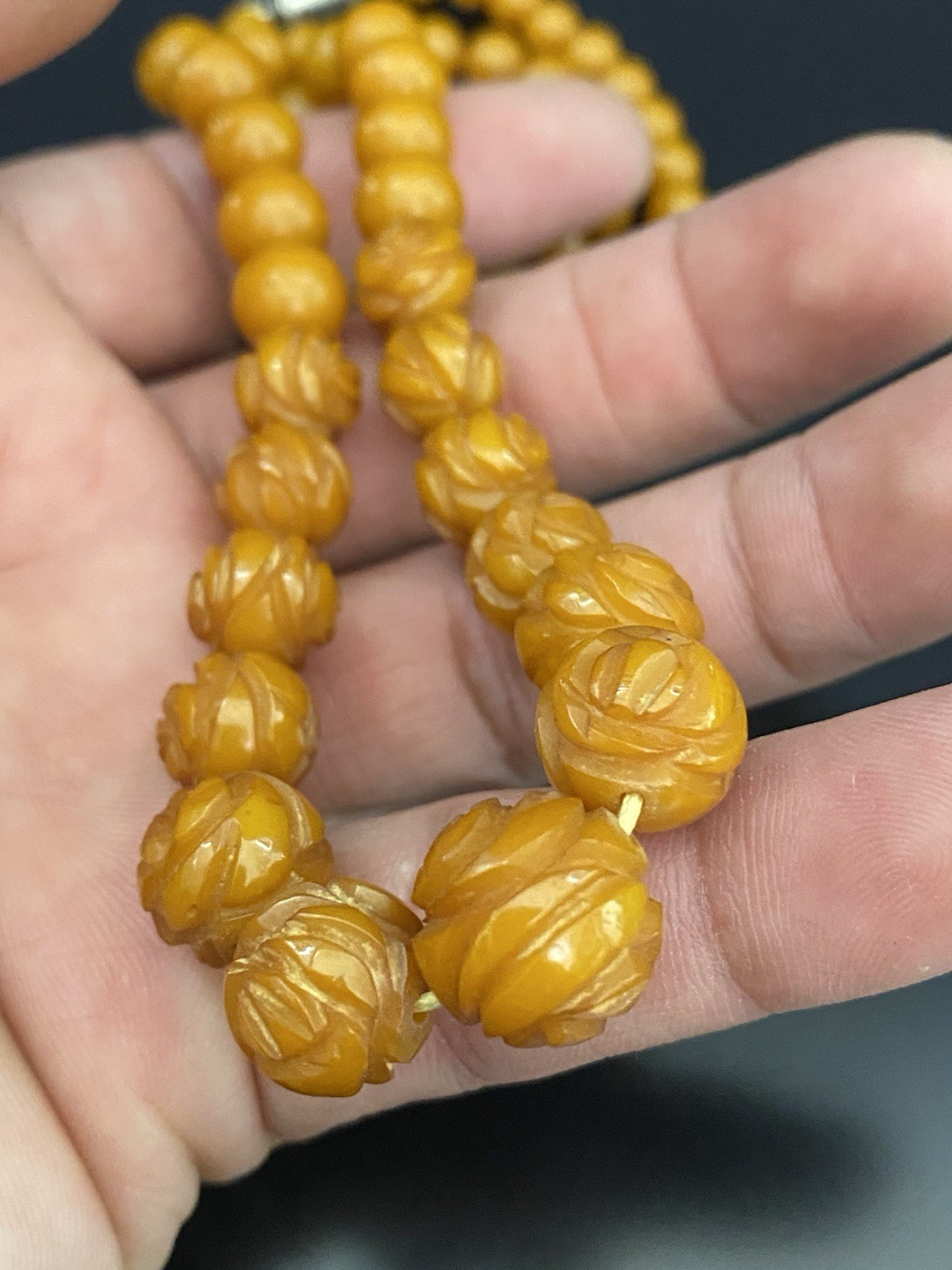 Carved Egg Yolk Butterscotch Amber Bakelite Graduated Bead 21″ Necklace 26.3g