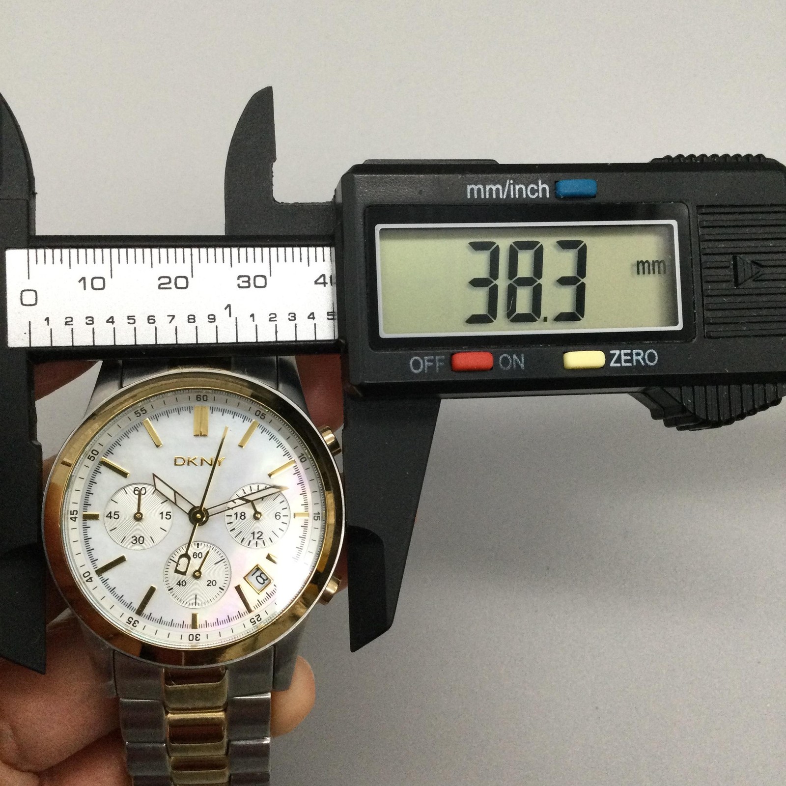 DKNY Chronograph Unisex Watch 38mm MOP Dial Two Tone NY-8091 New Battery 6″