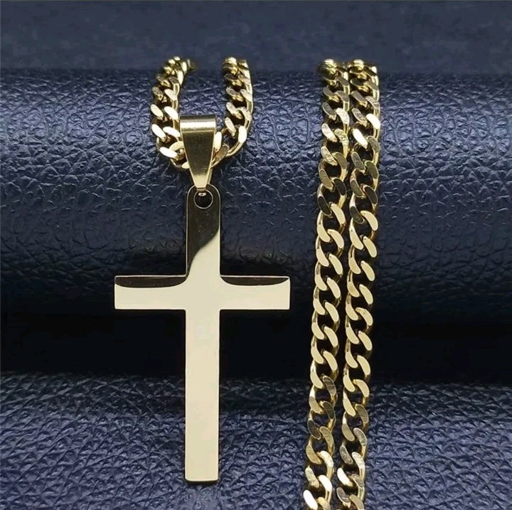 Collar con colgante de cruz para hombres Cadena de acero inoxidable Gold