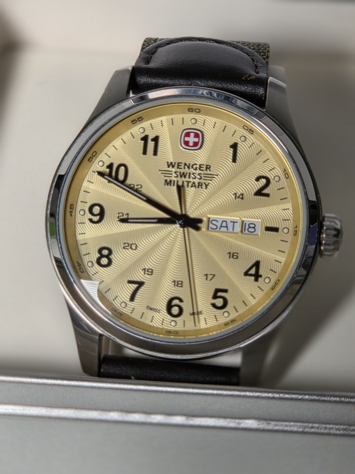 Wenger Swiss Military 7920X Terragraph Mens Watch Gold Face WORKING COMPLETE
