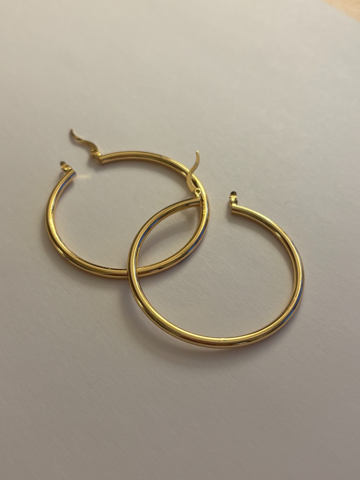 Vintage Gold Tone Hoop Earrings 1.75” Large Classic Hinged Latch Back Y2K