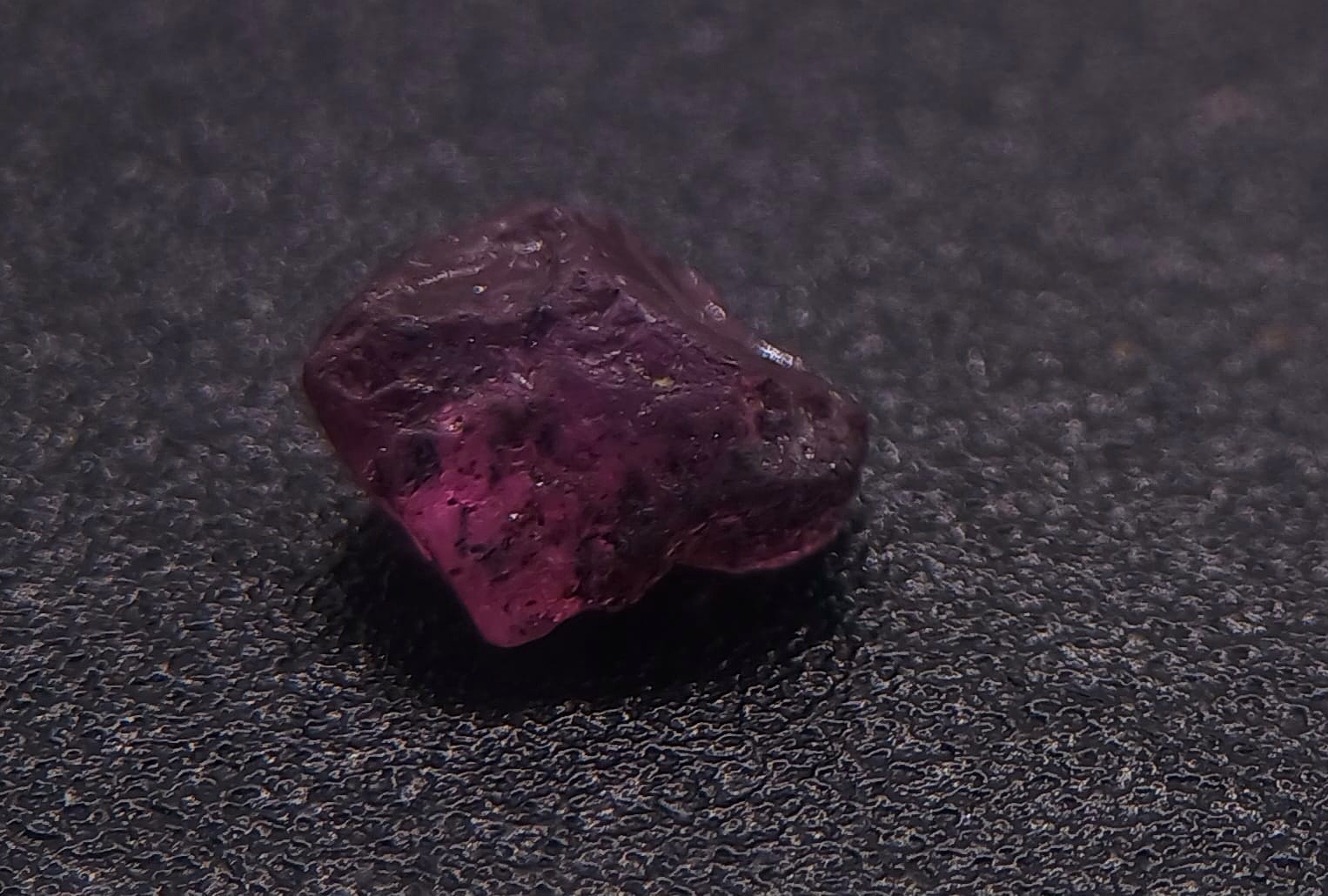 NATURAL AUSTRALIAN Rough Fancy Vivid Lavander Purple Sapphire 1.32ct Unheated G