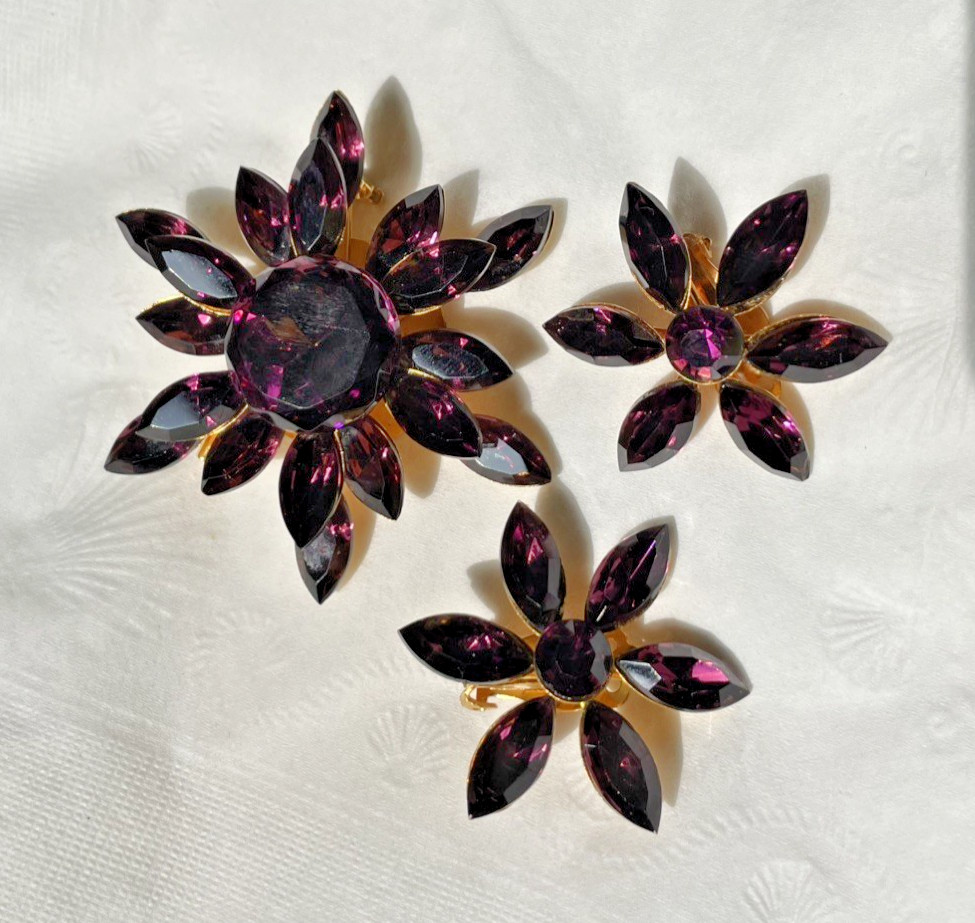 VTG Purple Ruby Red Rhinestone Brooch & Clip-On Earrings Set Mid Century Glam