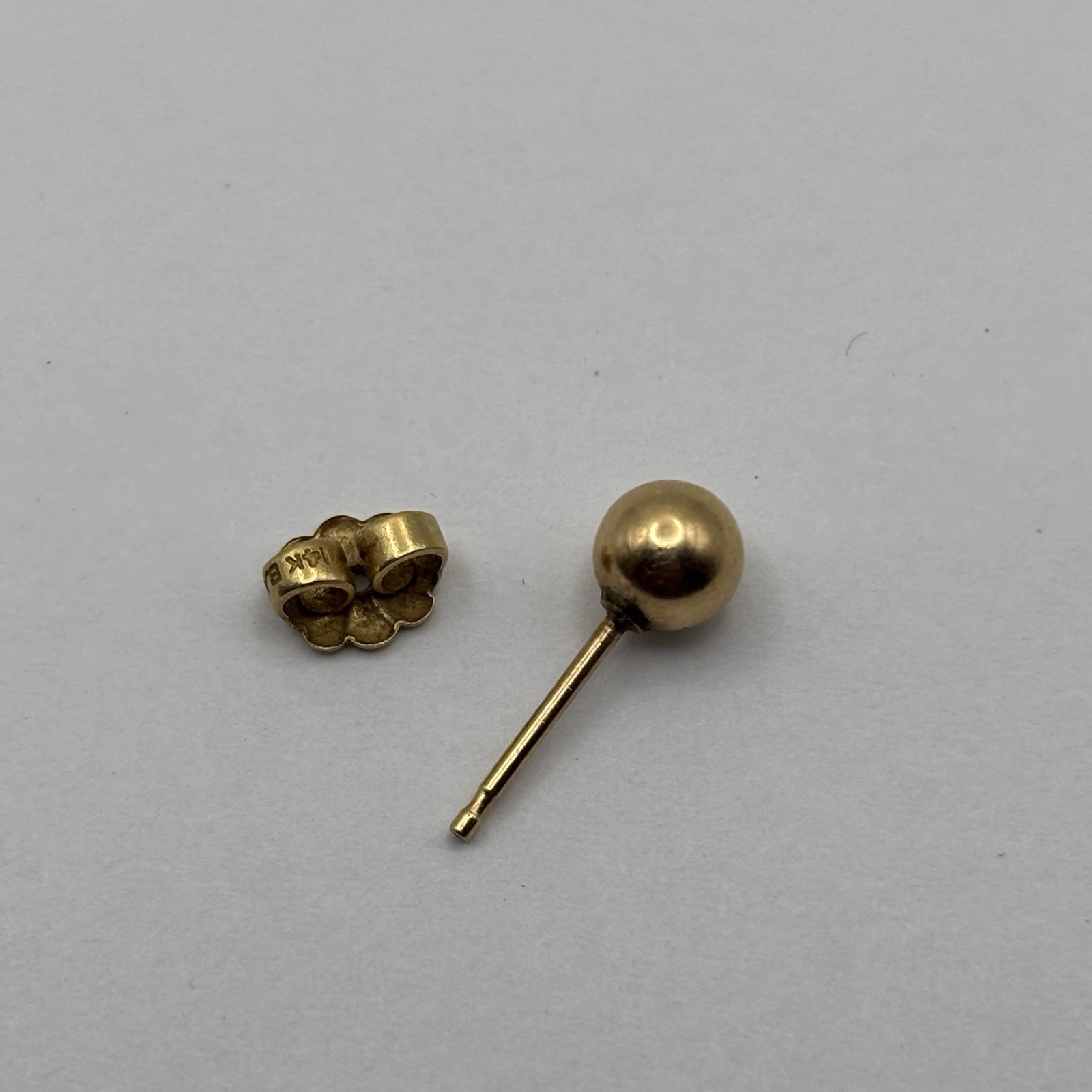 14kt Yellow Gold Scrap 0.57g Earring Stud + Back