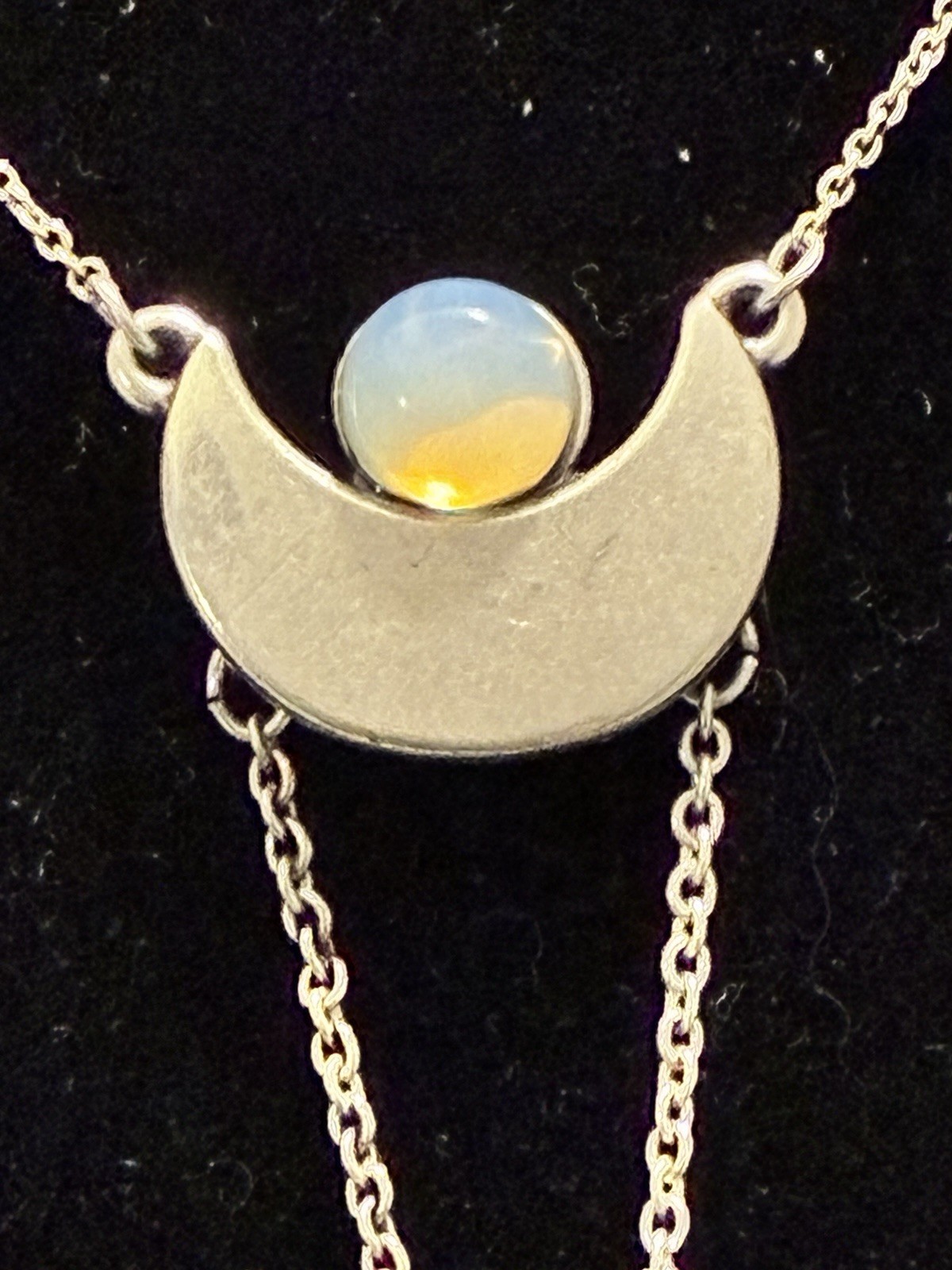 American Eagle Silver Tone Moon Pendant White Opal like glass Necklace 18″