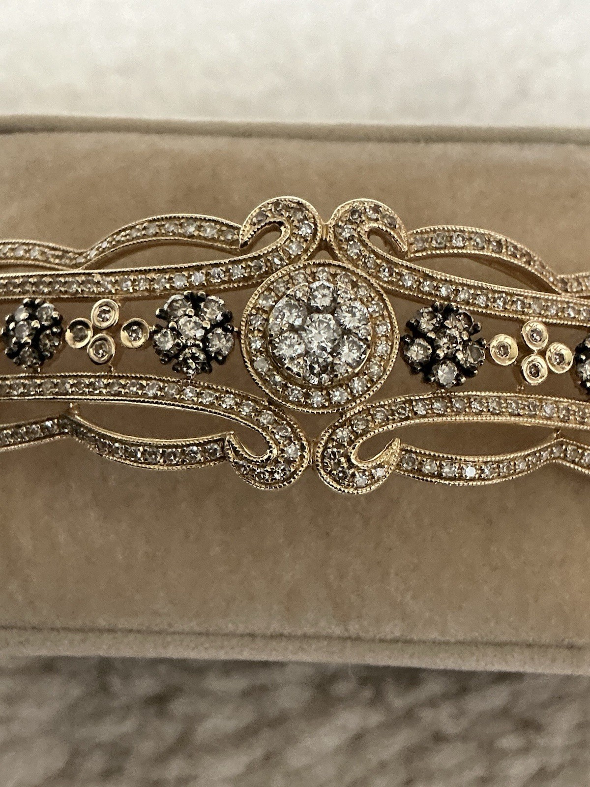 BEAUTIFUL VINTAGE EFFY BRAND ESPRESSO 14K GOLD WHITE DIAMOND BANGLE BRACELET