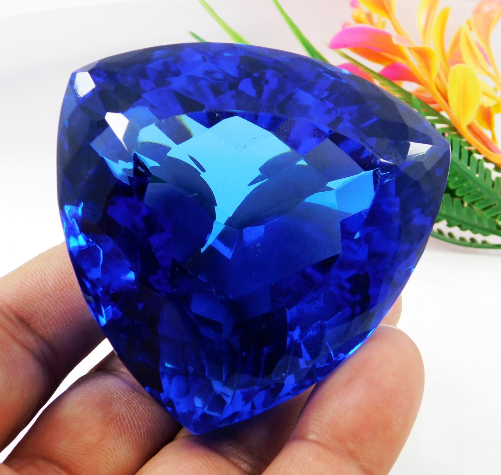 1005 Ct Ultra Large Natural Blue Tanzania Of Tanzanite Trillion Cut Loose Gems