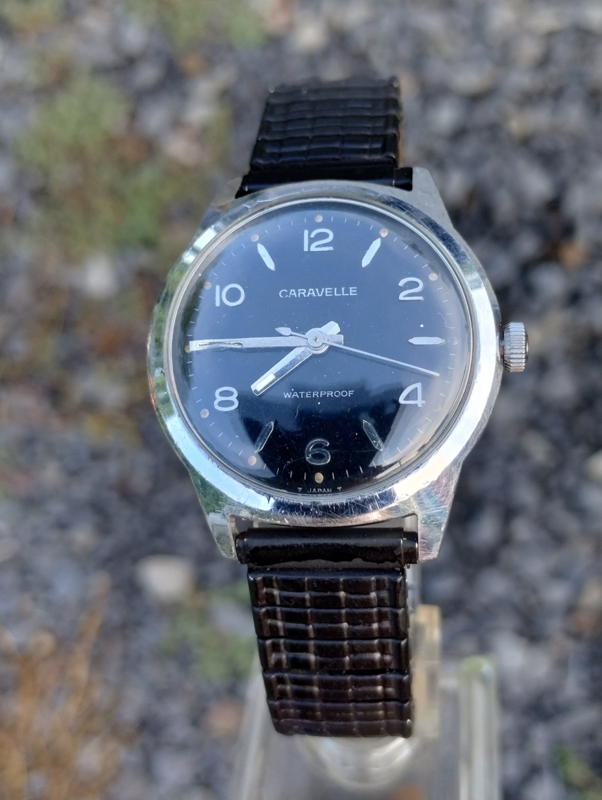Vintage 1967 Caravel 17j Men’s Waterproof Wrist Watch Black Dial.