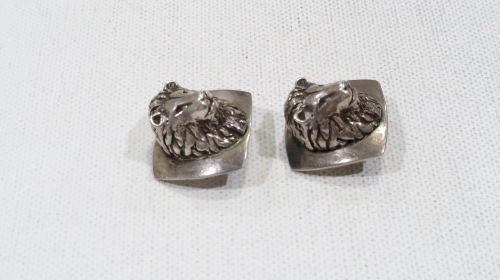 Rare Susan Cummings sterling lion endangered species Africa 925 clip on earrings
